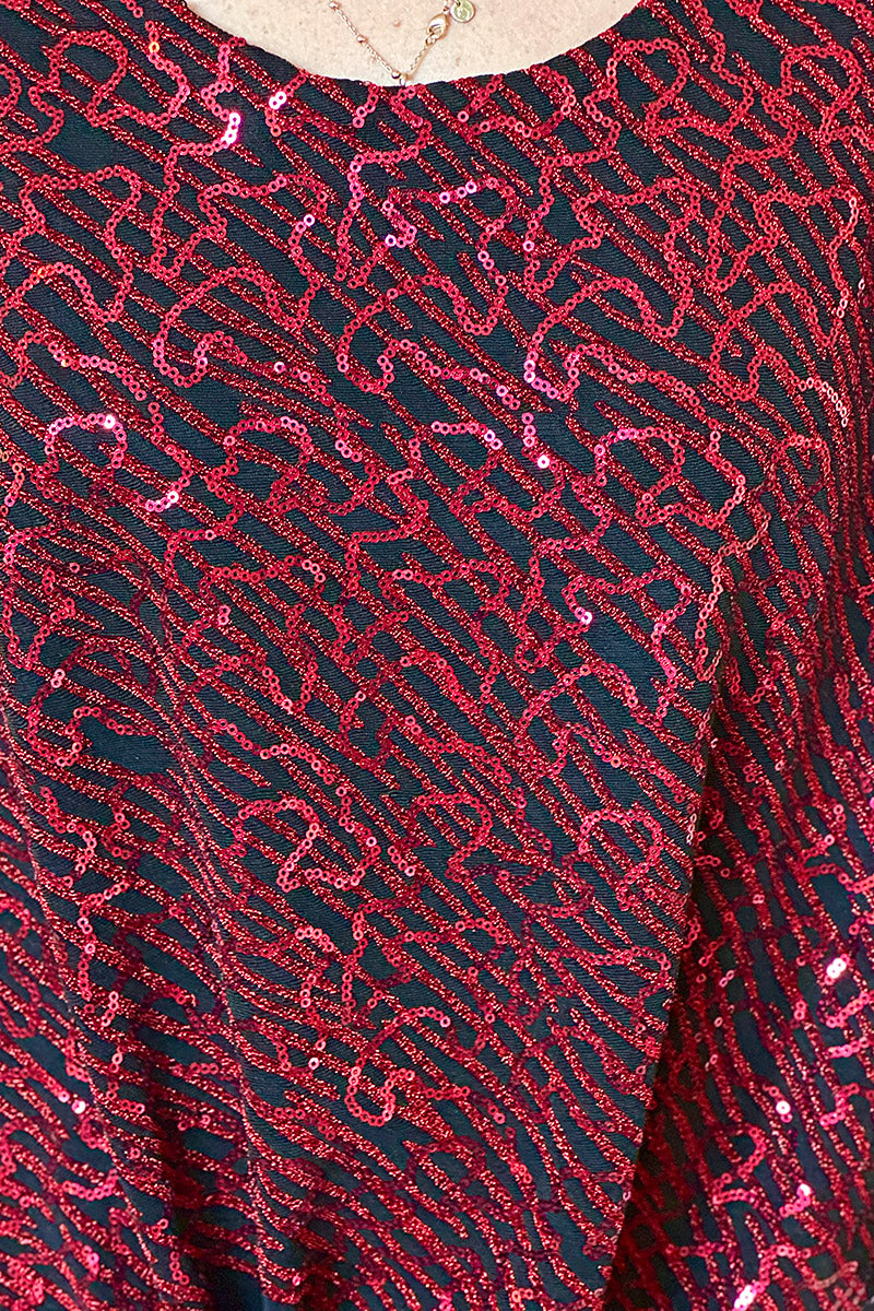 Top noir à sequins rouges à nouer manches chauve souris