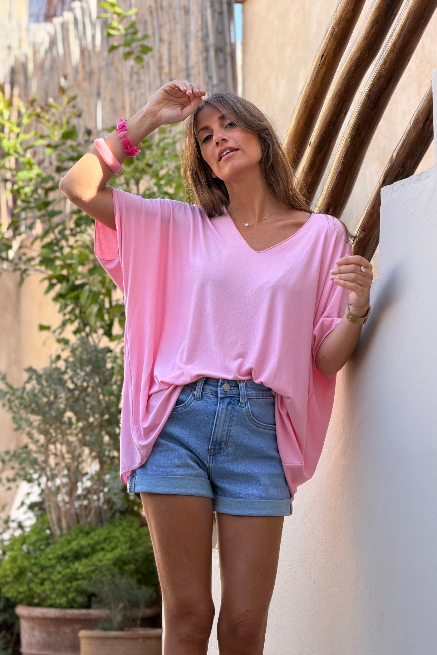 Top rose fluide confort et stretch col v