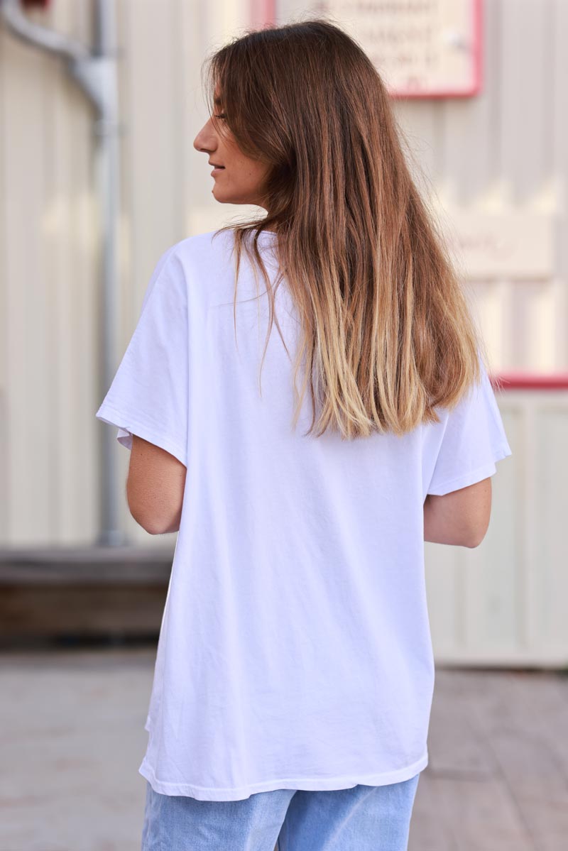 Camiseta holgada de algodón blanco con 4 estampados azules de moda para niñas