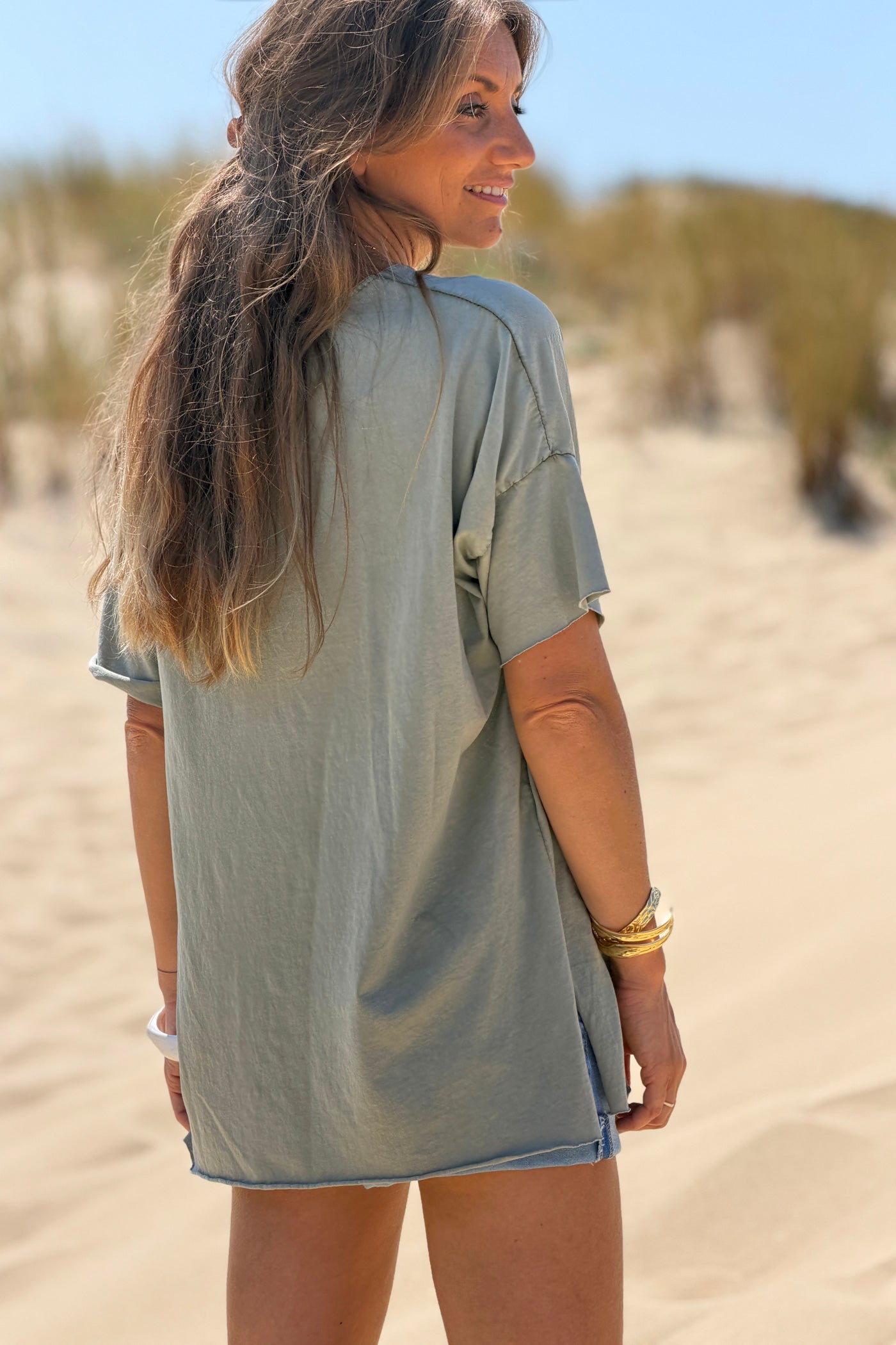 Tshirt coupe loose col v kaki délavé trio poisson en bouclettes