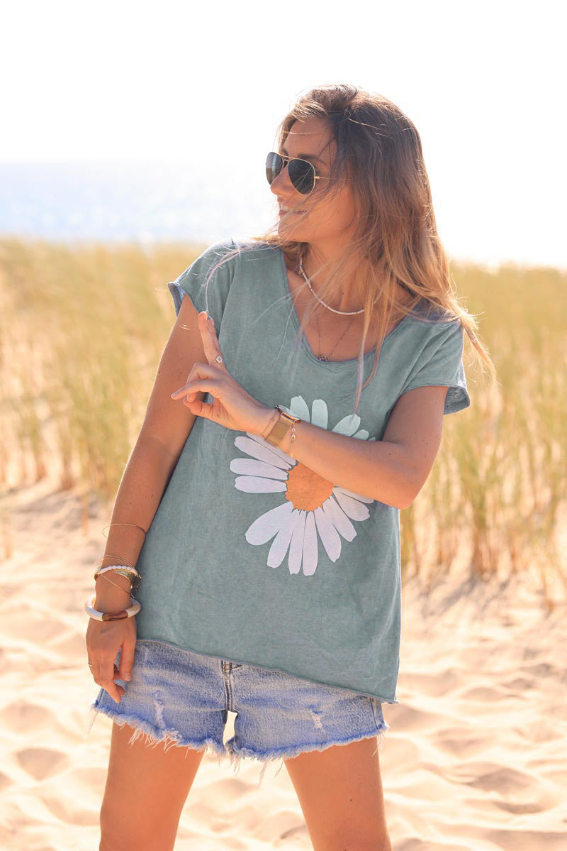 T-shirt kaki en coton col v motif marguerite