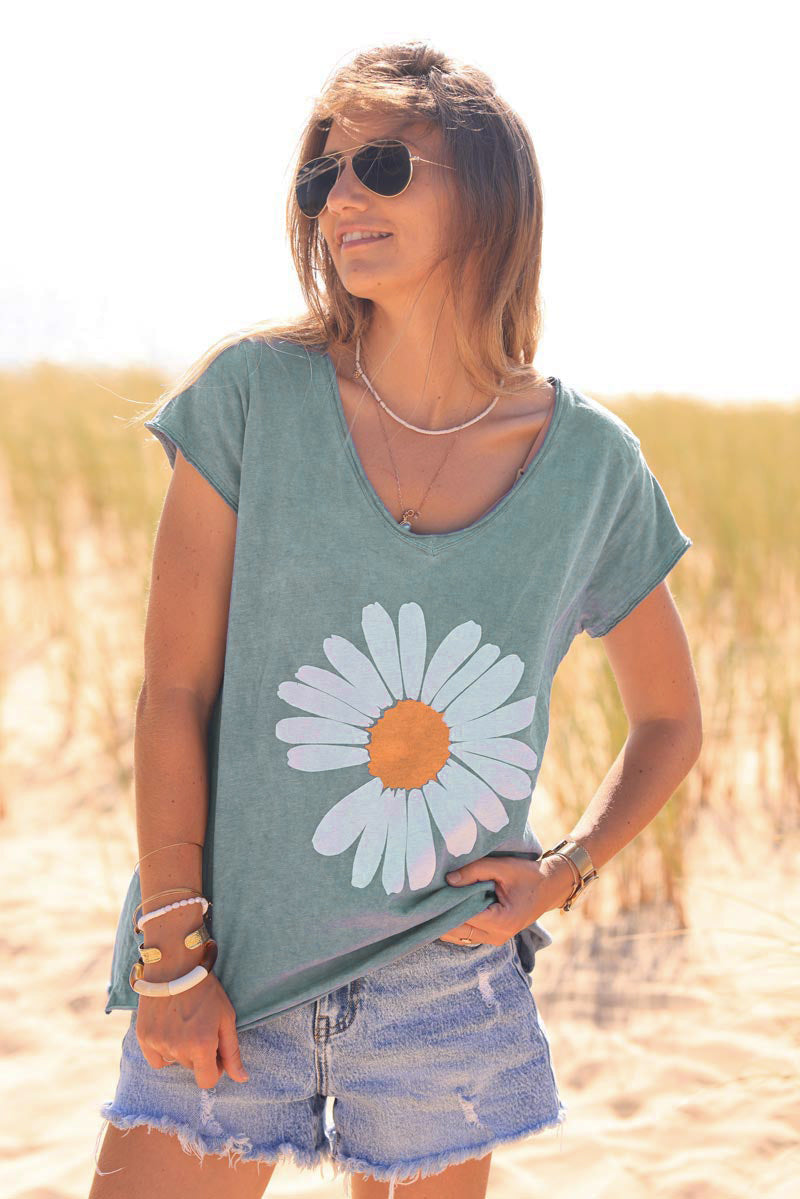 T-shirt kaki en coton col v motif marguerite