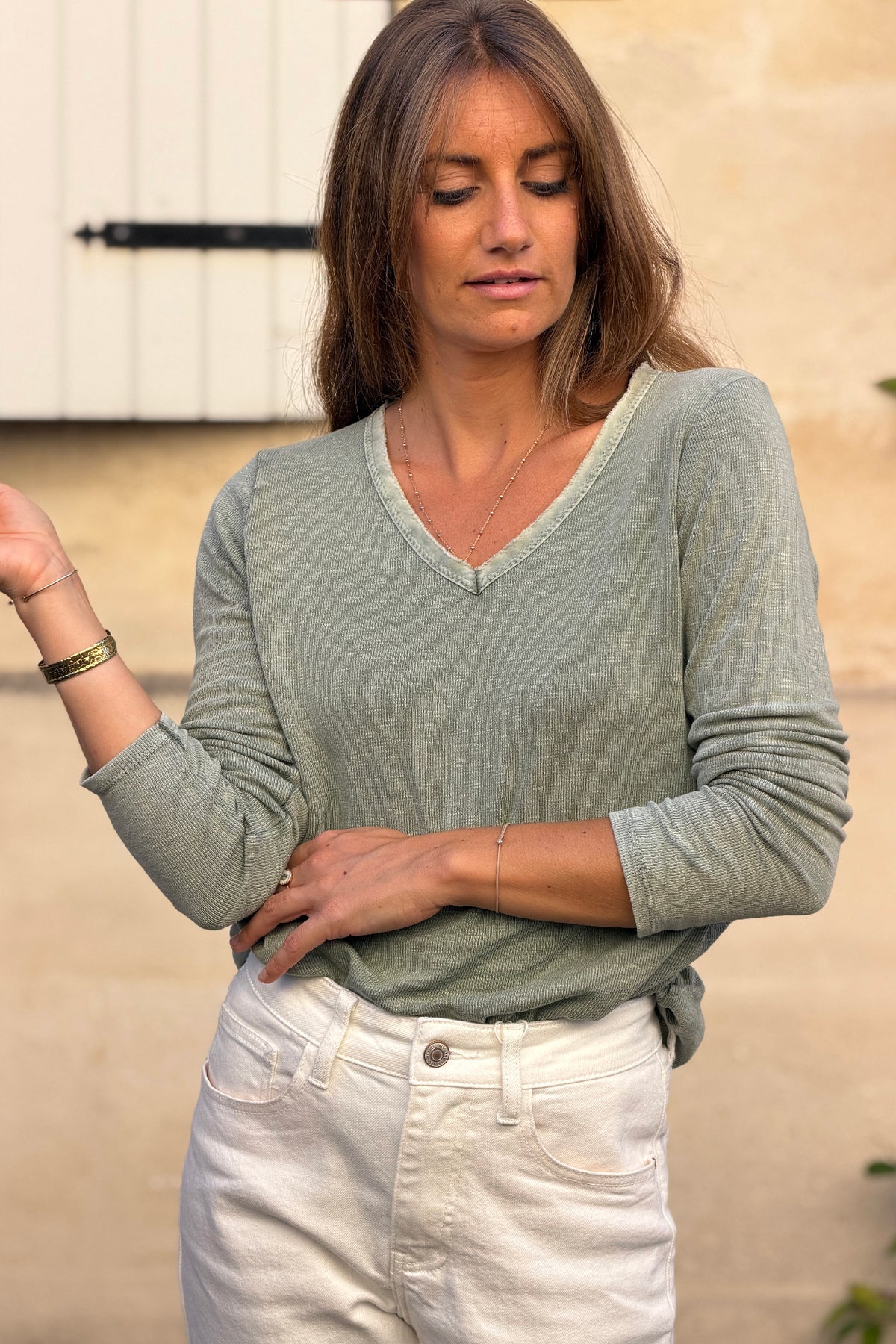 Tshirt kaki delavé en coton manches longues col v détail franges