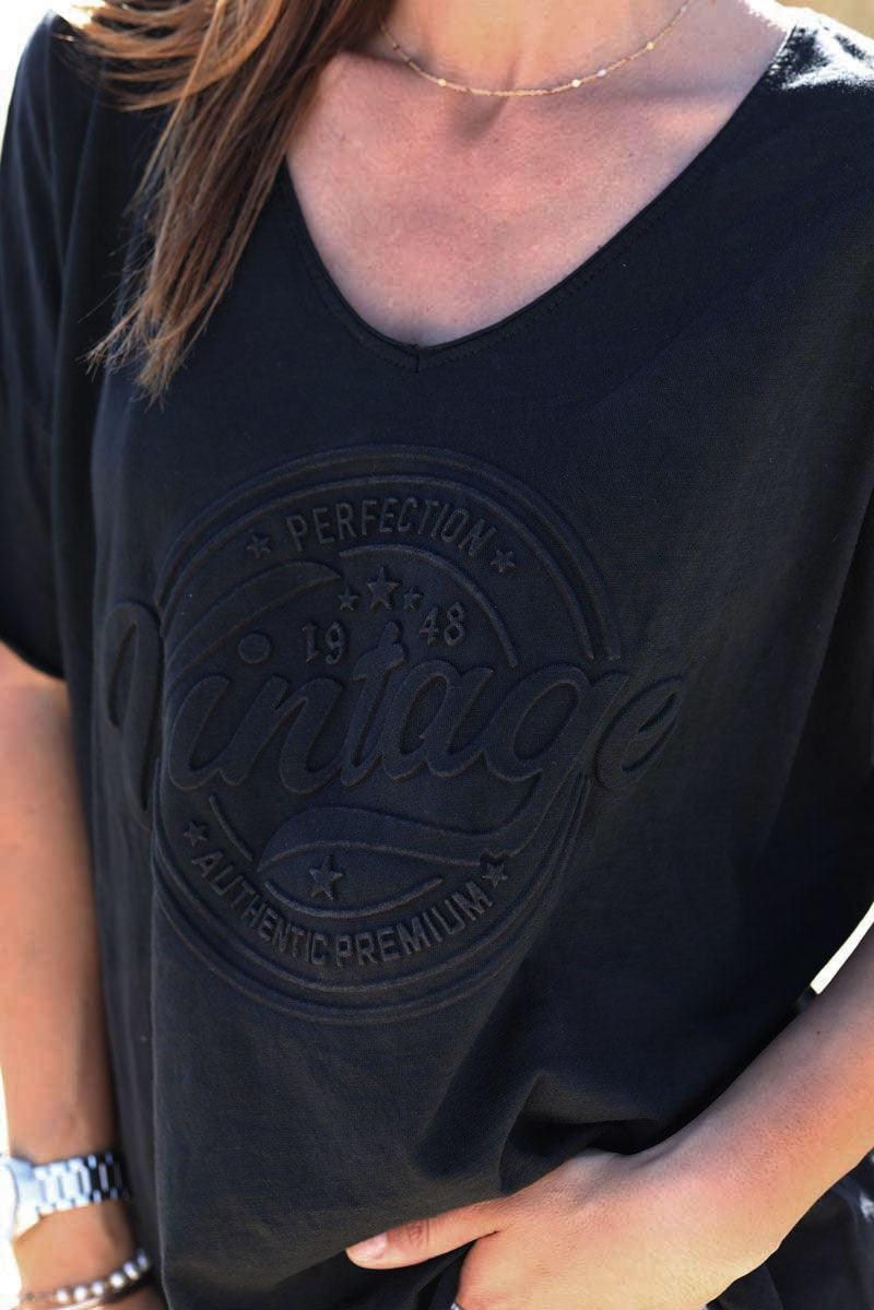 T-shirt noir loose manches courtes logo vintage relief