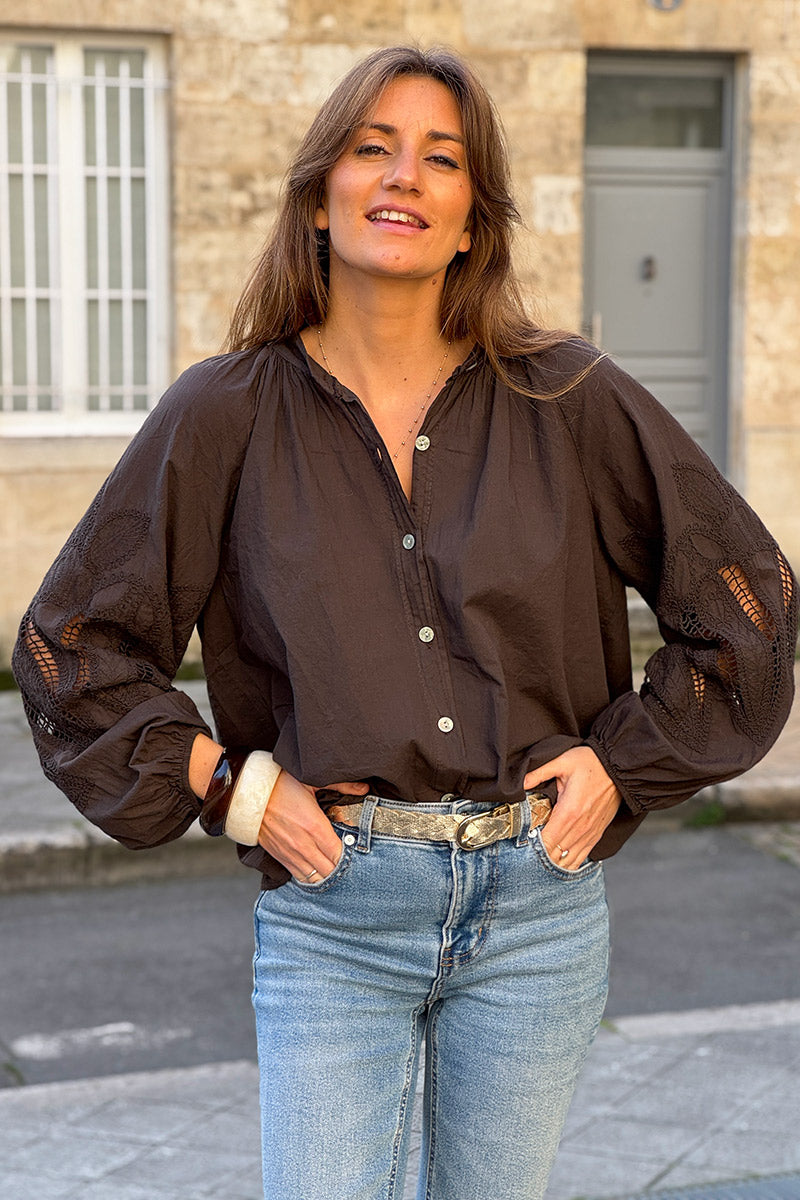 Tunique marron à boutons manches ajourées motifs en crochet