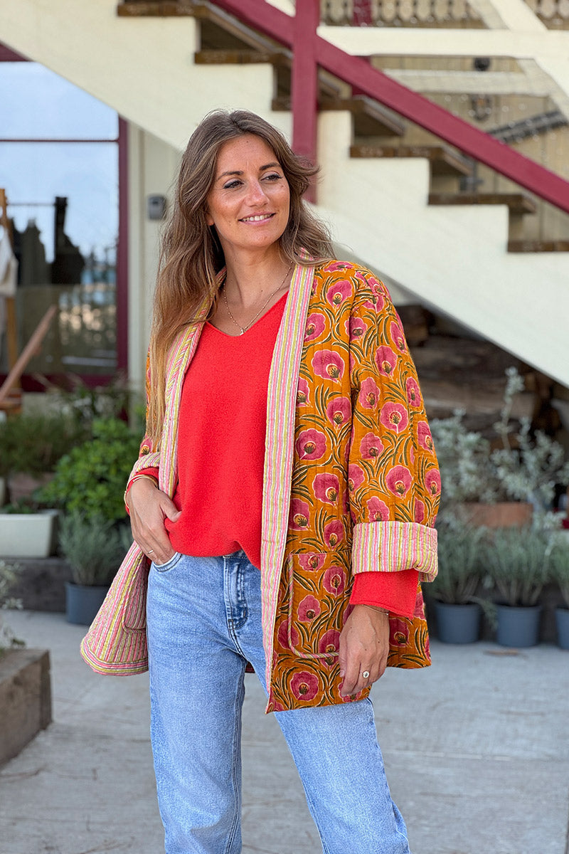Chaqueta acolchada de gasa de algodón color óxido con estampado de amapolas pintadas