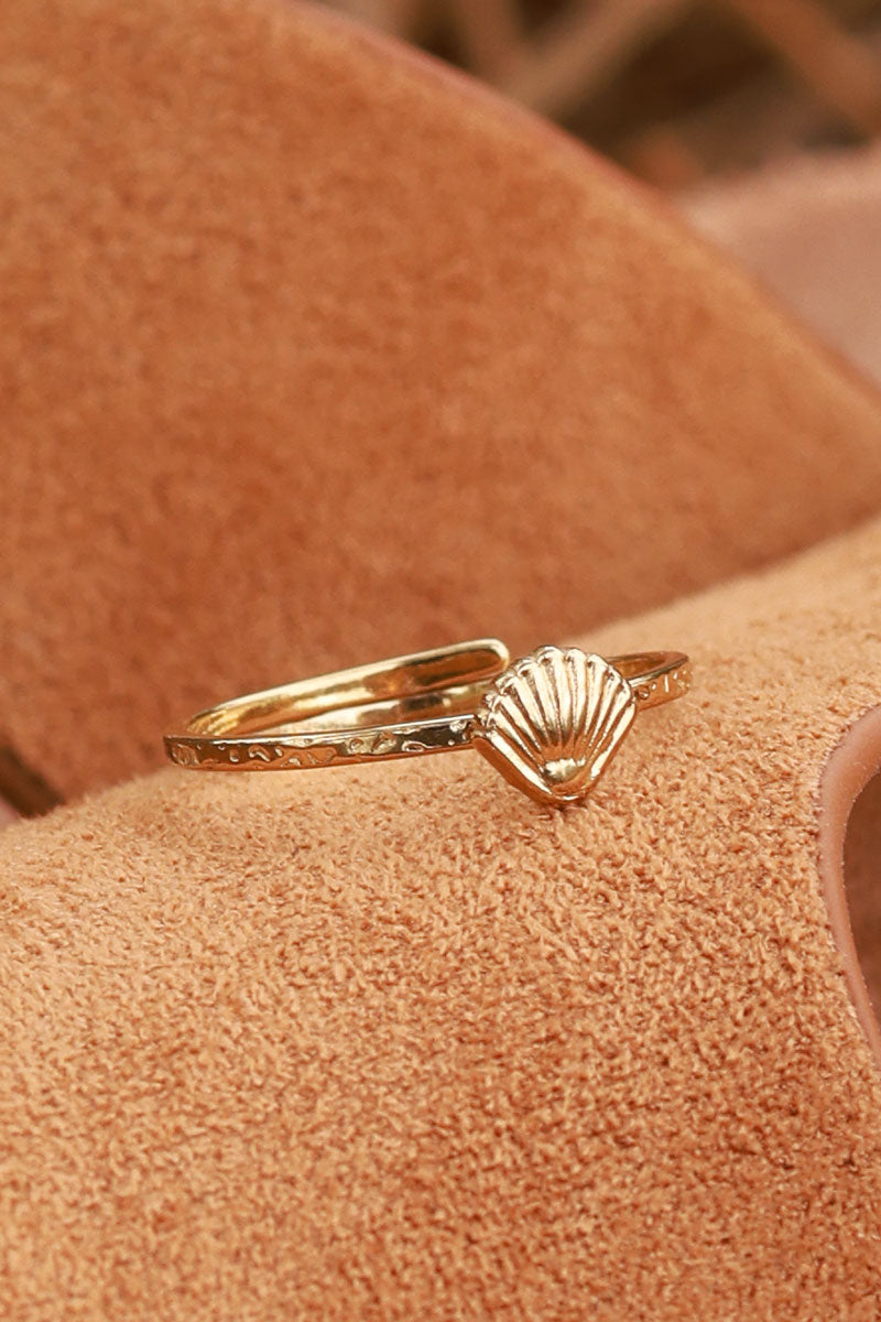 Goldtone Mini Scallop Shell Ring