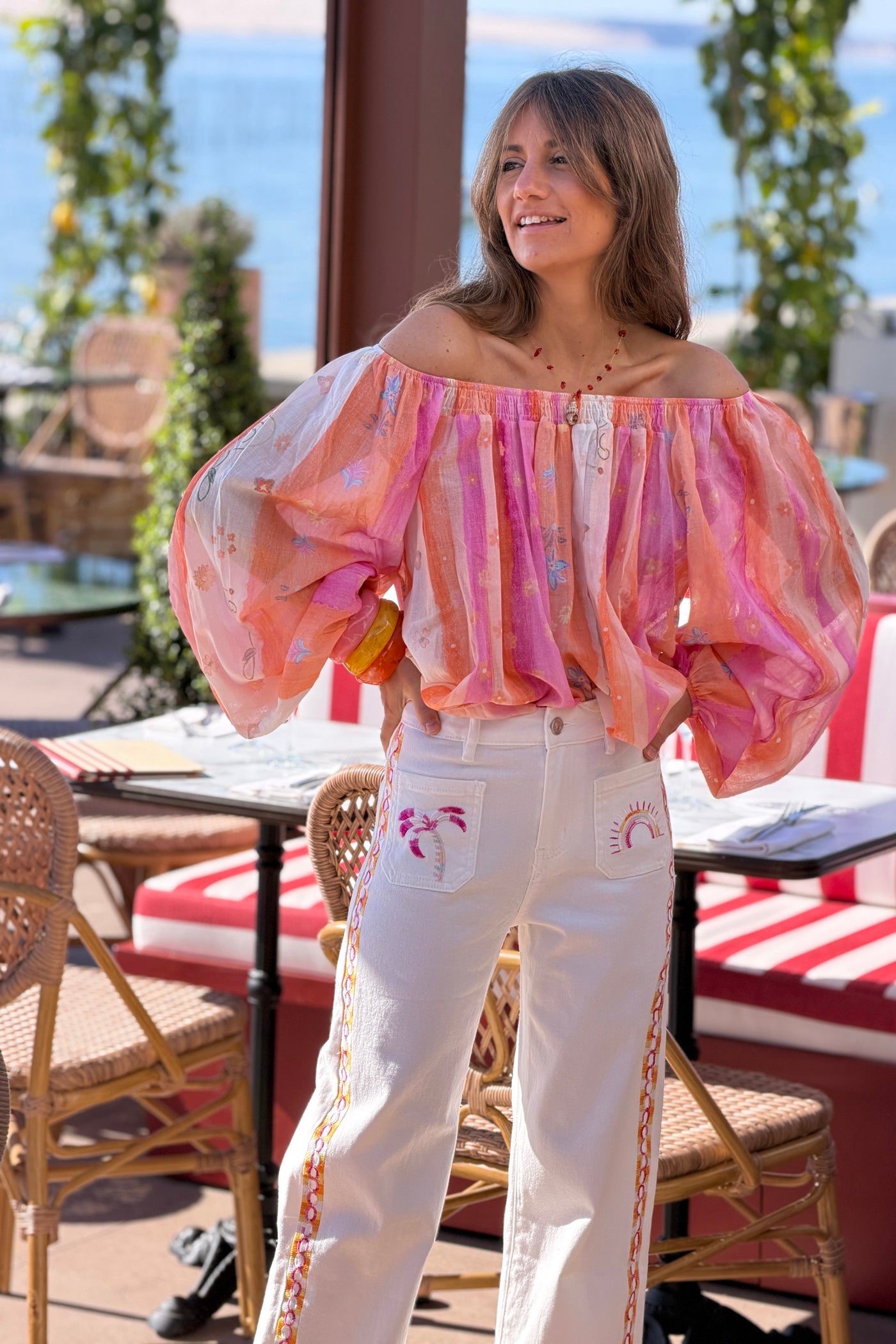 Blouse en voile de coton rose corail col élastique motifs printemps fleurs
