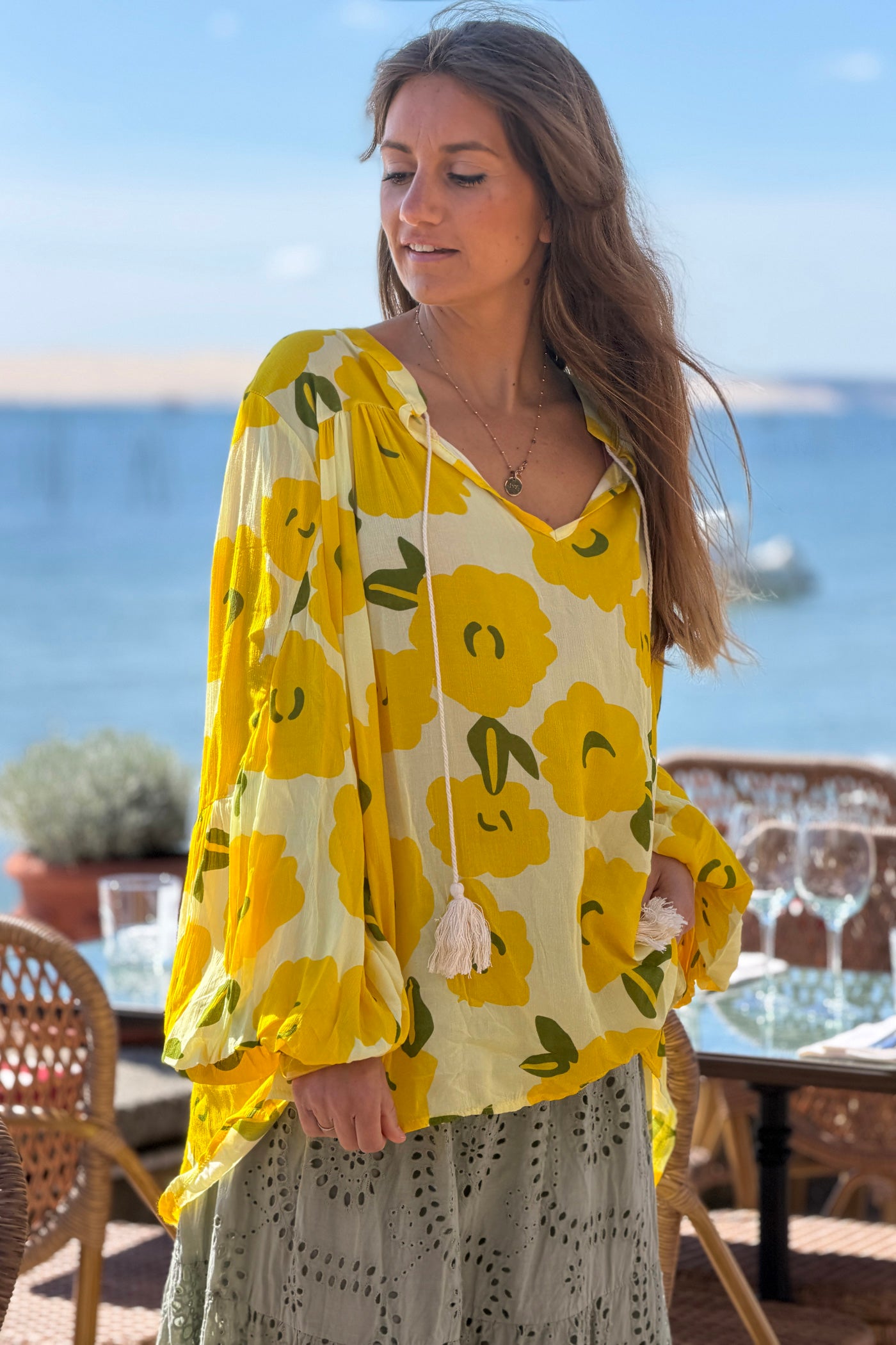 Blouse fluide imprime grosses fleurs jaunes manches bouffantes