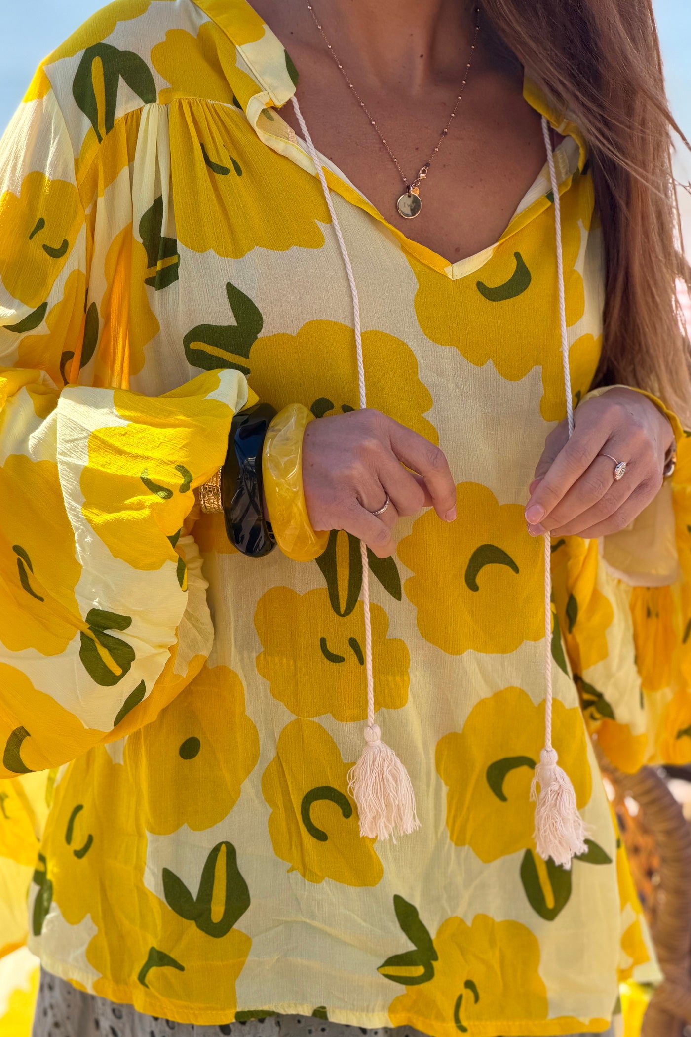 Blouse fluide imprime grosses fleurs jaunes manches bouffantes