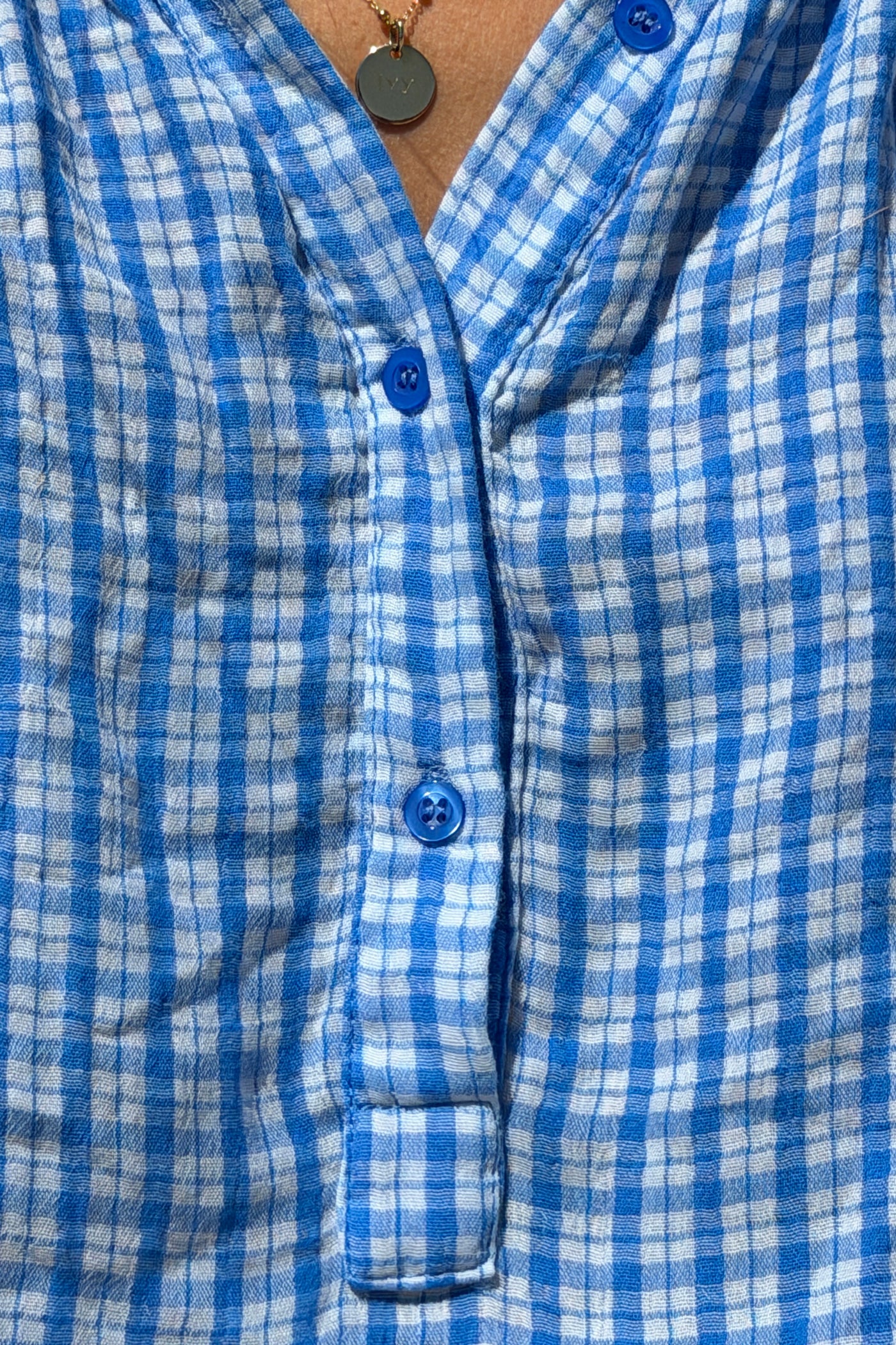 Blouse large en gaze de coton imprimé carreaux vichy bleus col boutons