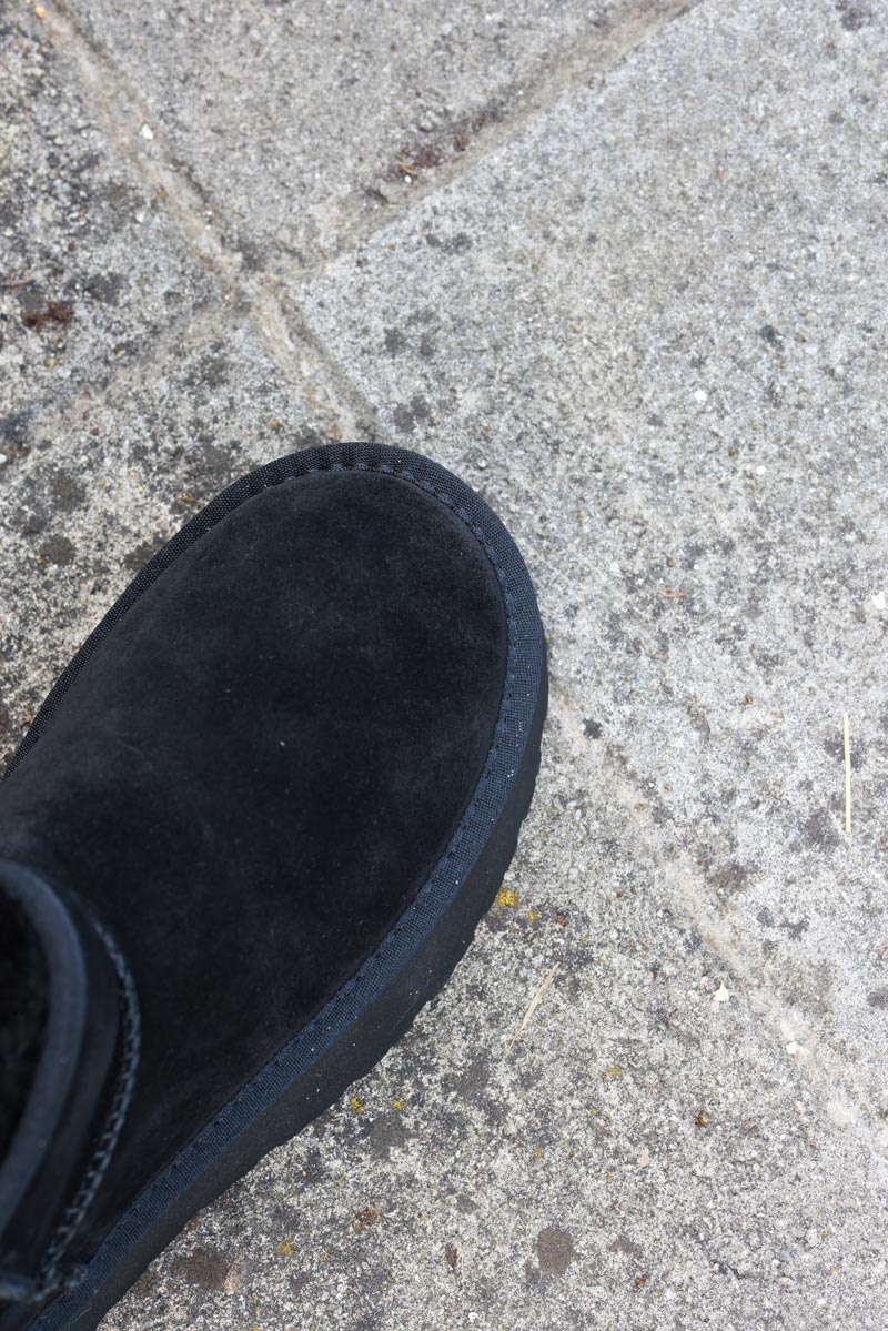 Botas bajas de piel con plataforma forradas en pelo negras