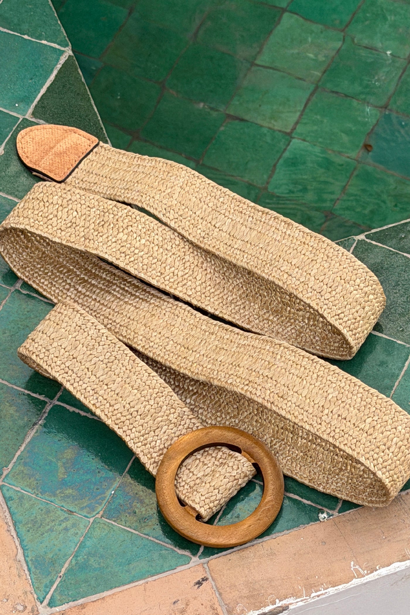 Beige Raffia Wood Buckle Slim Belt
