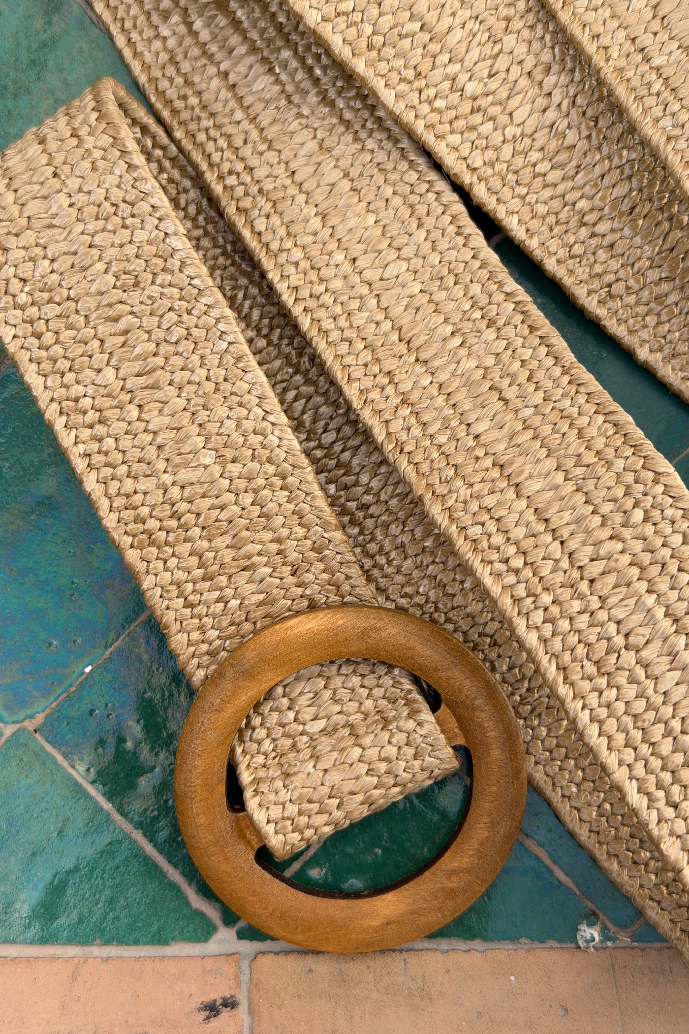 Beige Raffia Wood Buckle Slim Belt
