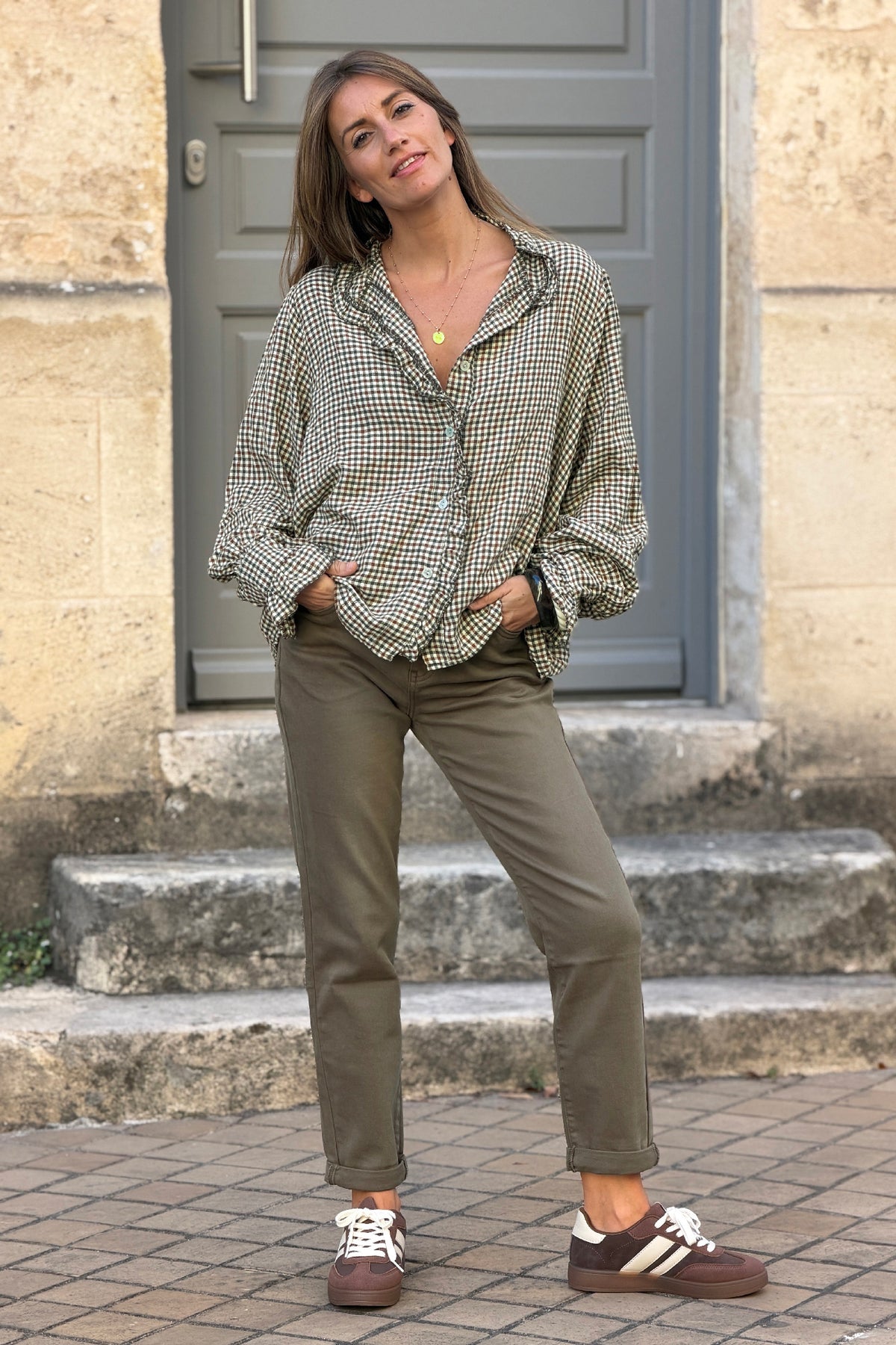 Chemise à petits carreaux kaki en flanelle détail volants froufrous col et manches