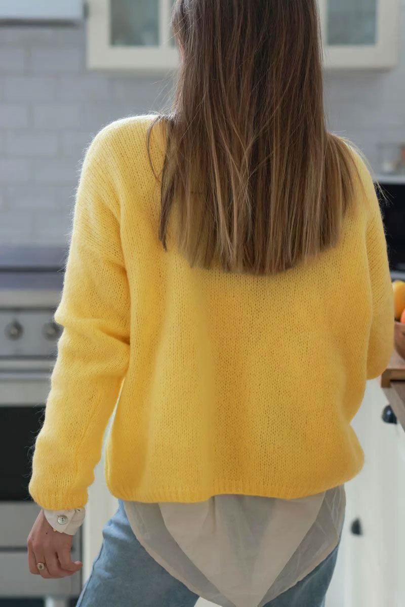 Gilet uni jaune en maille petits boutons nacrés