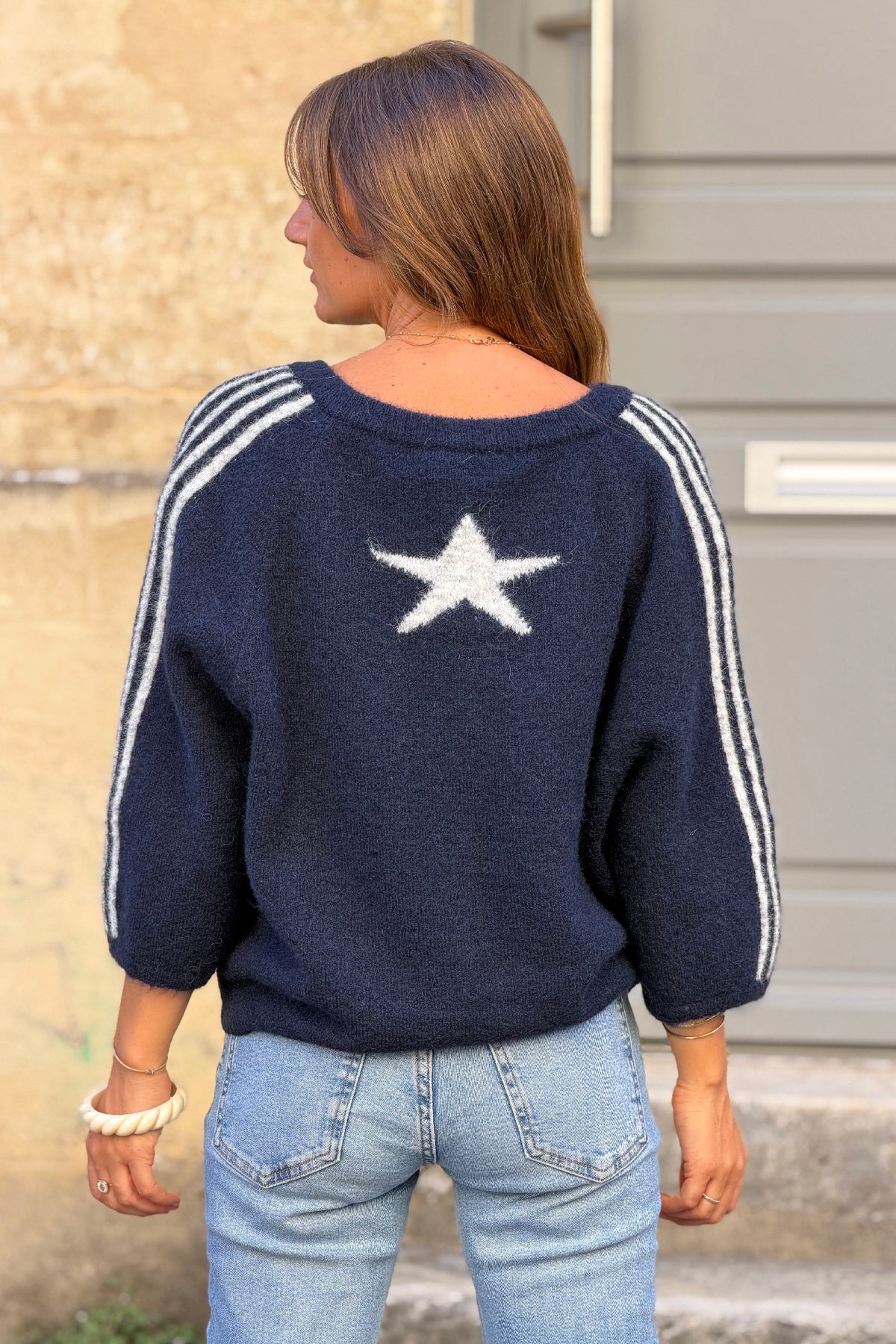 Gilet en maille bleu marine détails rayures et étoile écrue manches 3/4