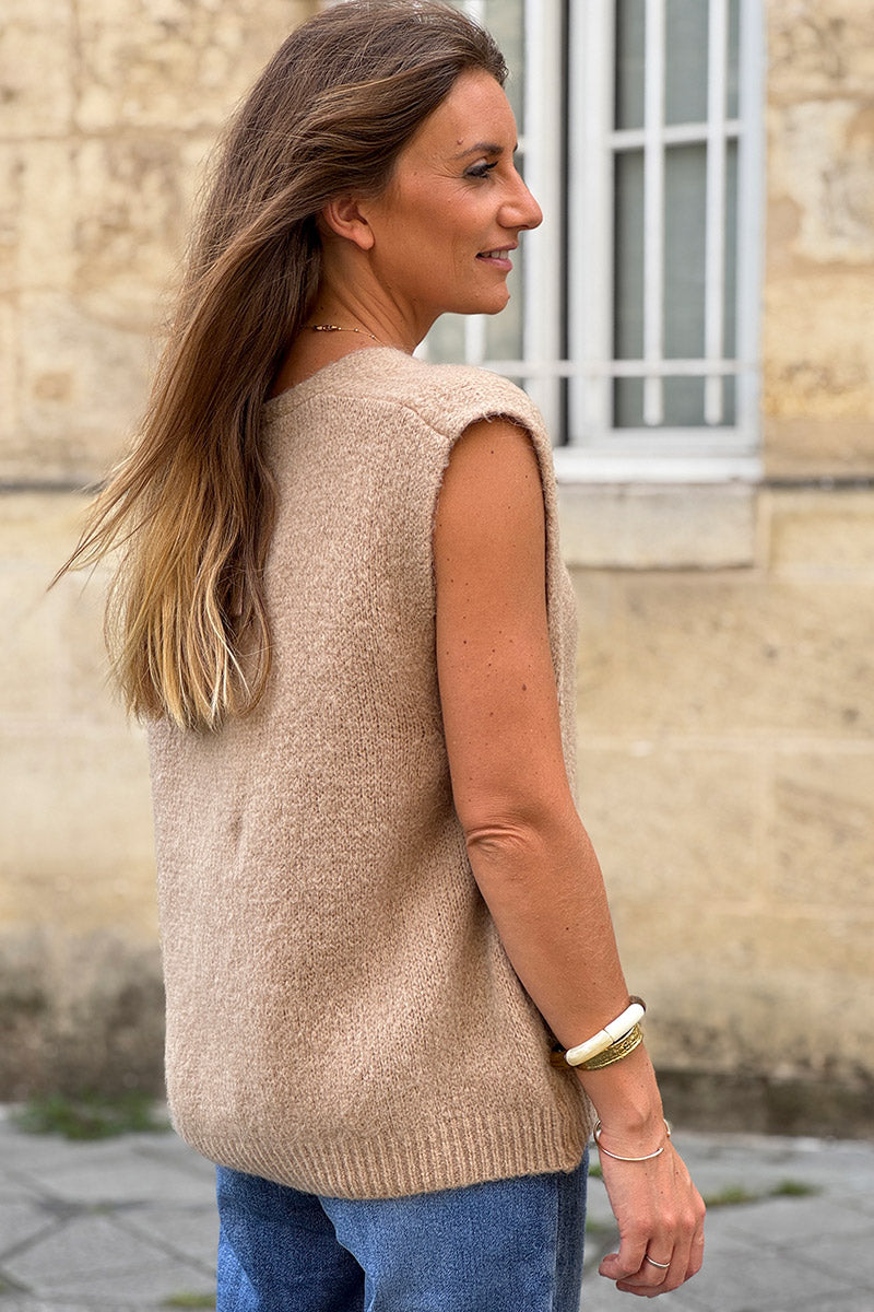 Gilet sans manches camel en maille moelleuse kid mohair boutons écaille