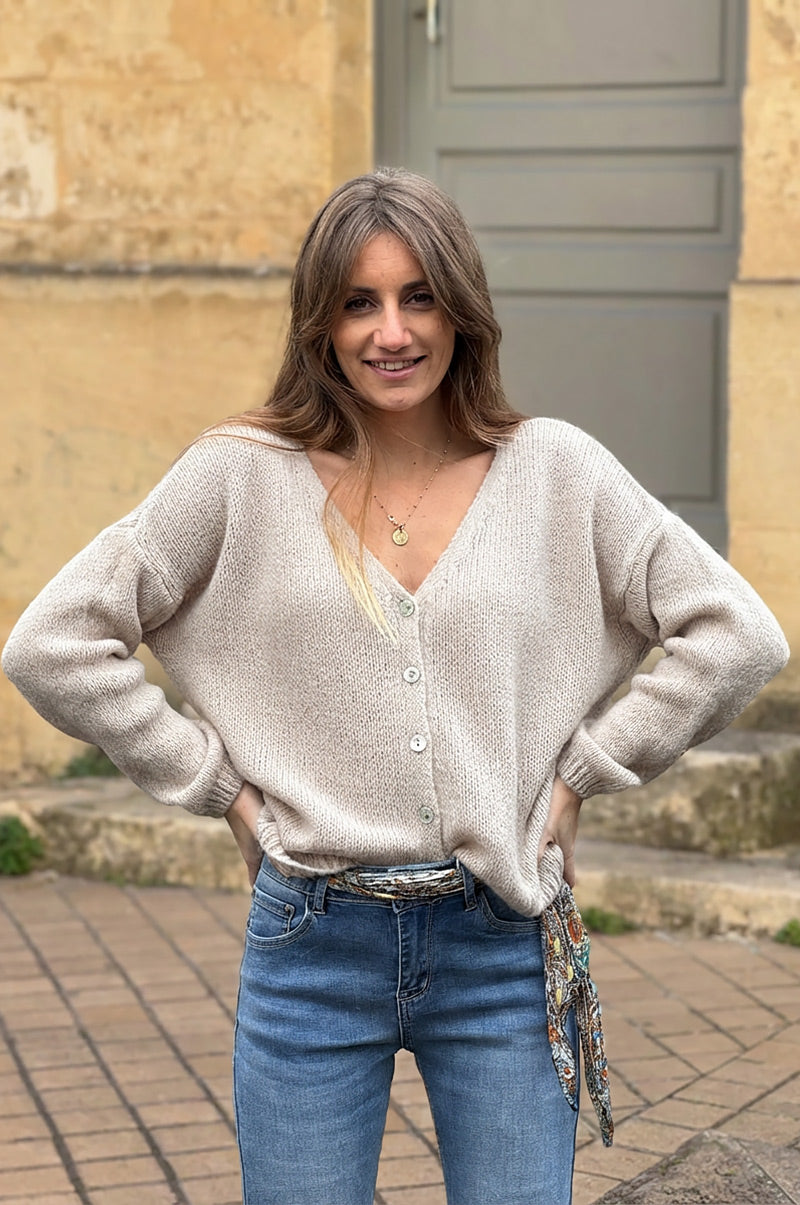 Gilet uni beige en maille petits boutons nacrés