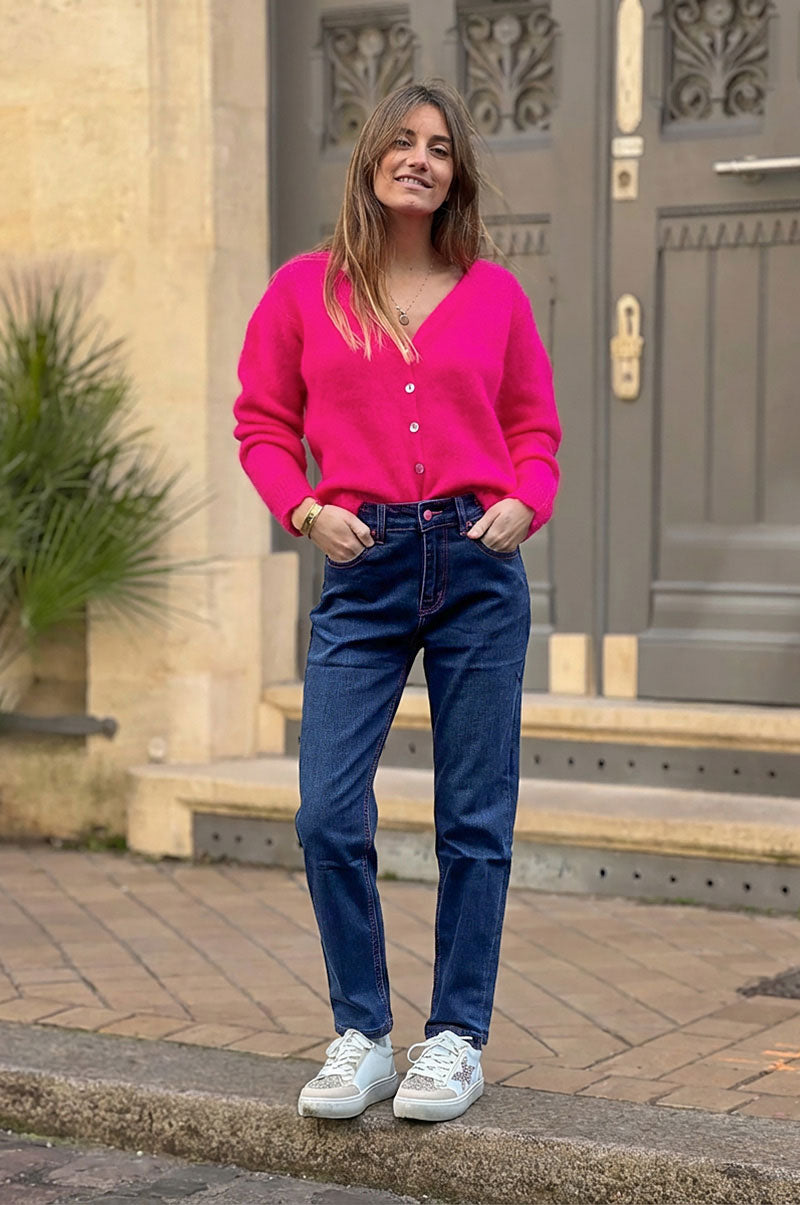 Jean fonce délave détail coutures rose fuchsia coupe slim