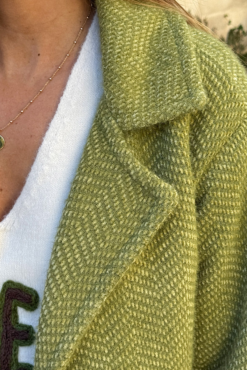 abrigo de punto de chenilla suave, corto y de color verde oliva