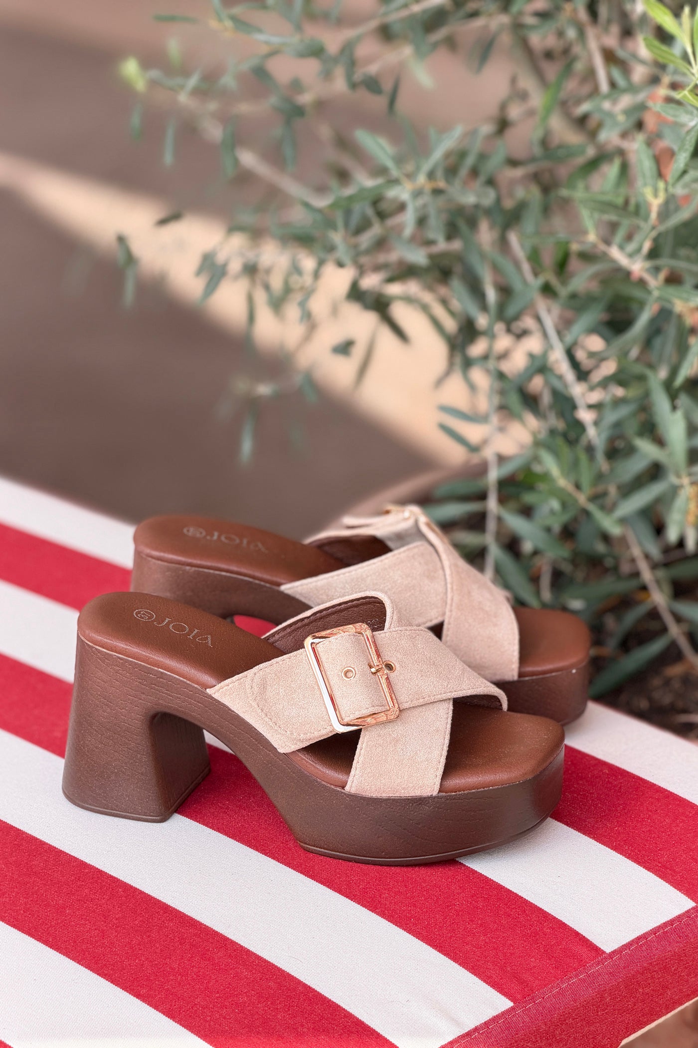 Mules à talons double brides croisées beige avec boucle