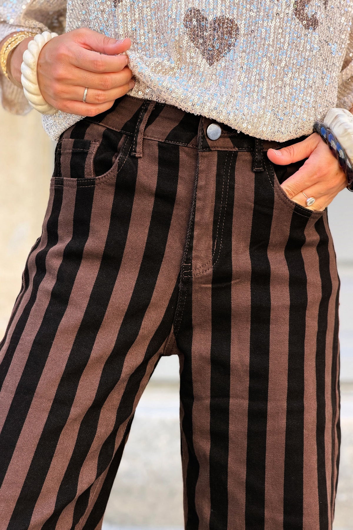 Pantalon jean rayures verticales chocolat et marron wide leg