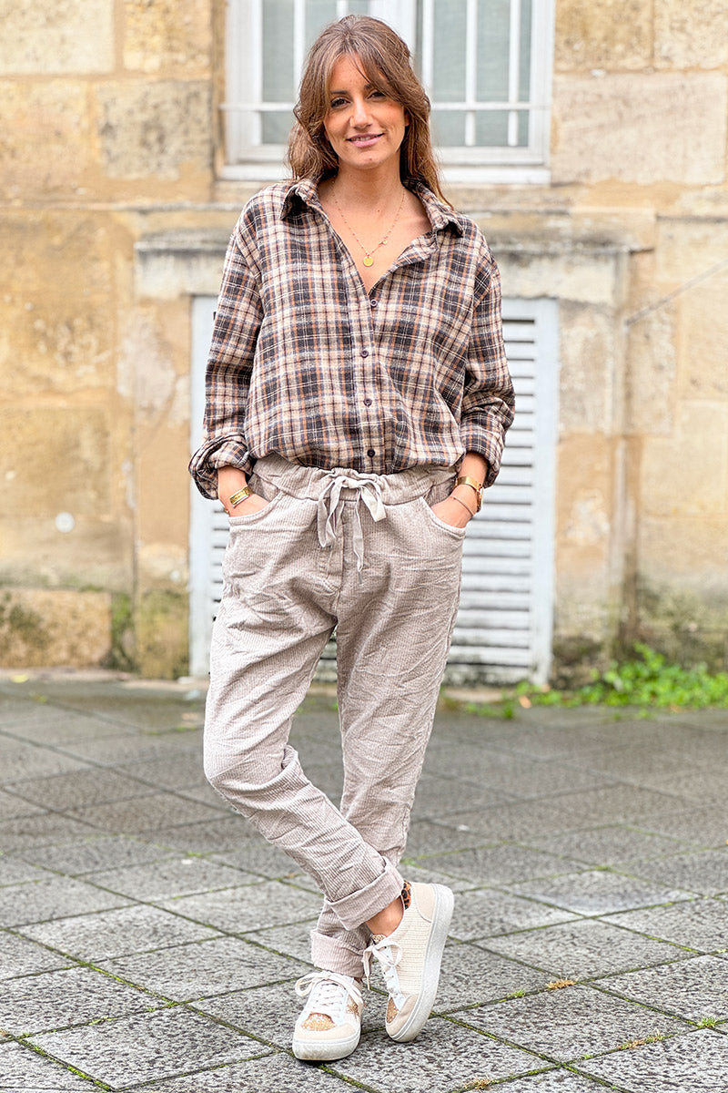 Pantalon stretch beige et confort en velours côtelé à taille élastique
