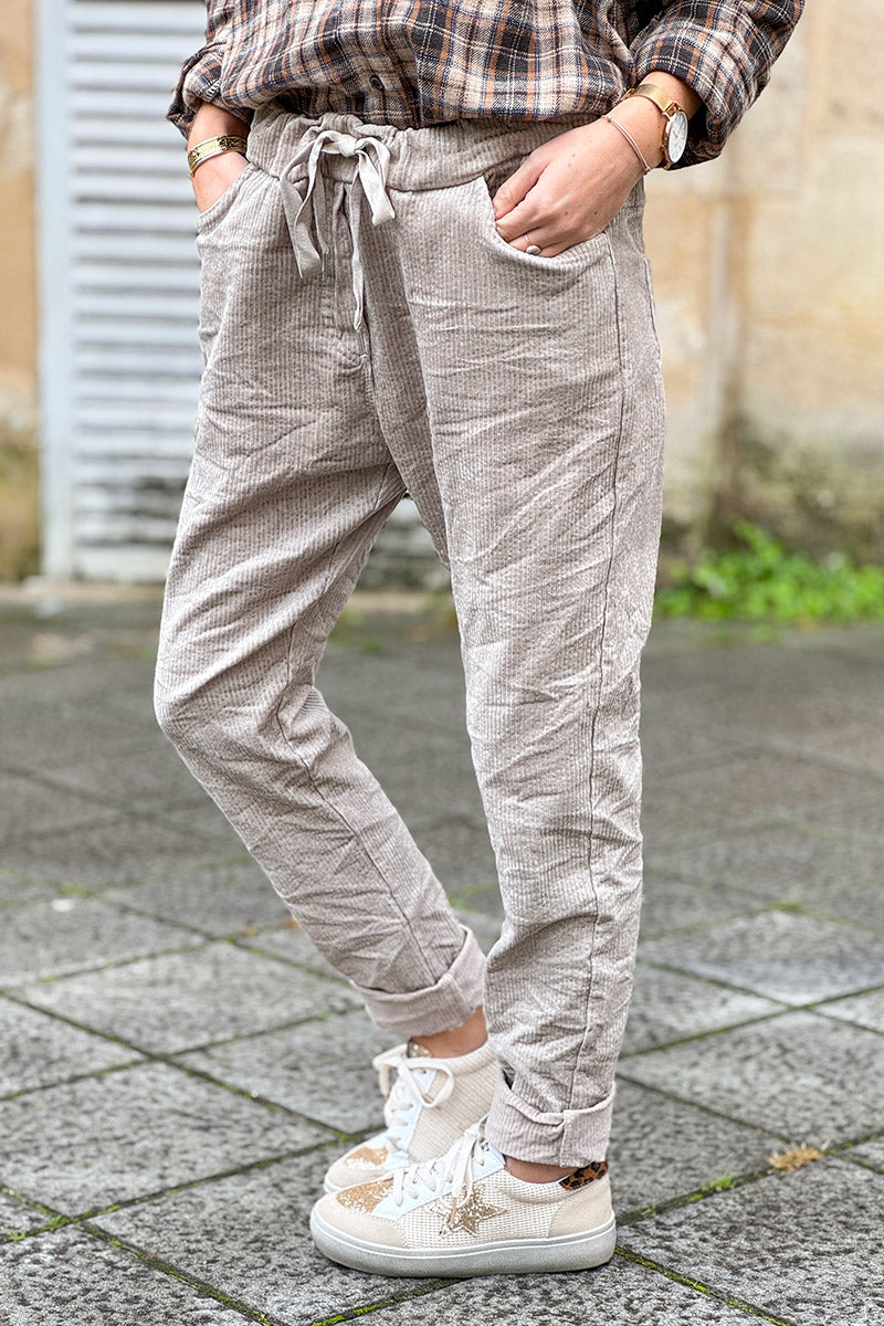Pantalon stretch beige et confort en velours côtelé à taille élastique