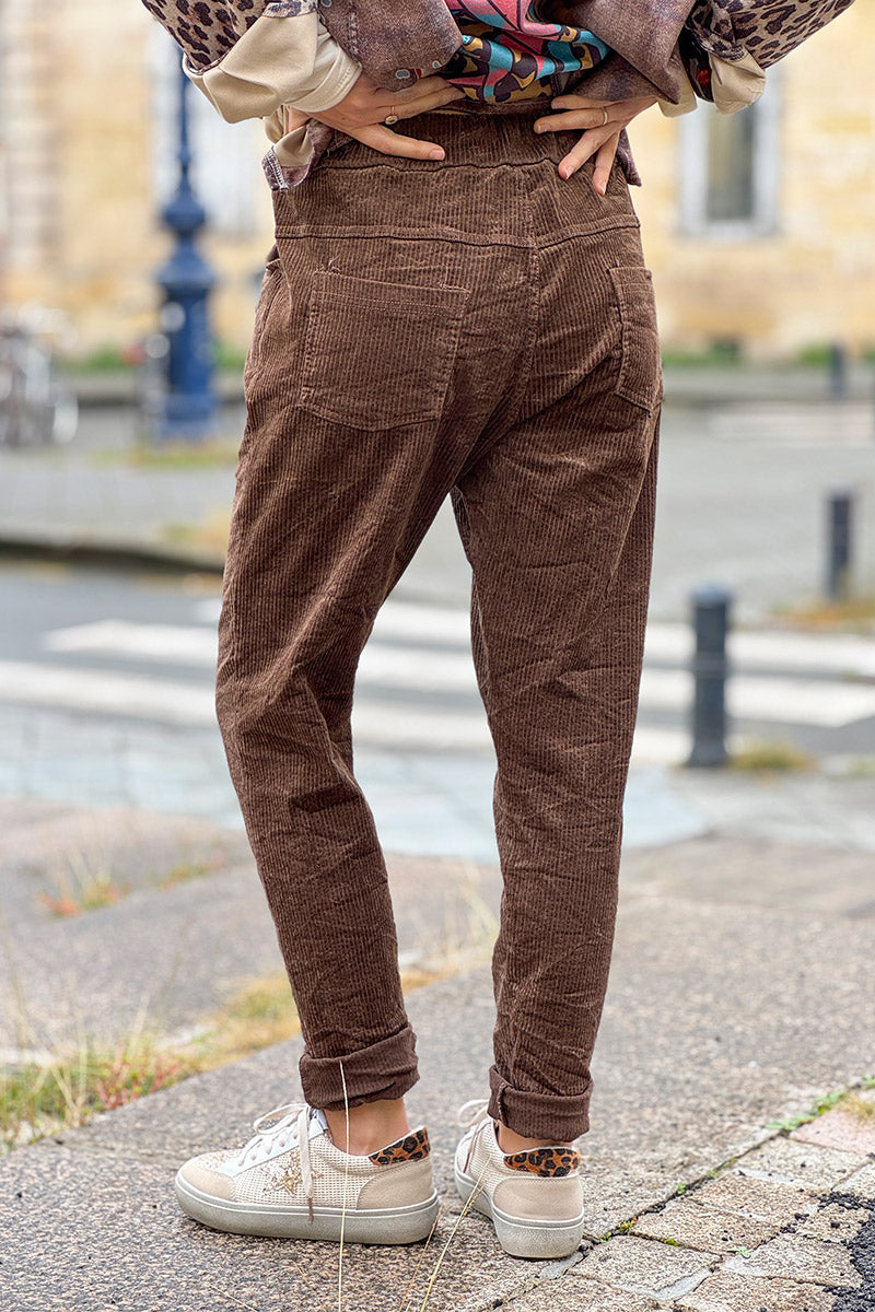Pantalon stretch marron et confort en velours côtelé à taille élastique