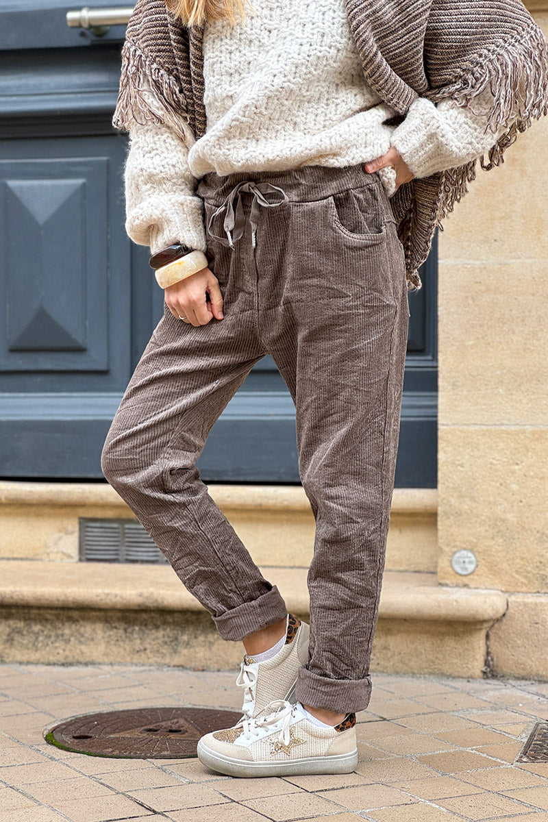 Pantalon stretch taupe et confort en velours côtelé à taille élastique