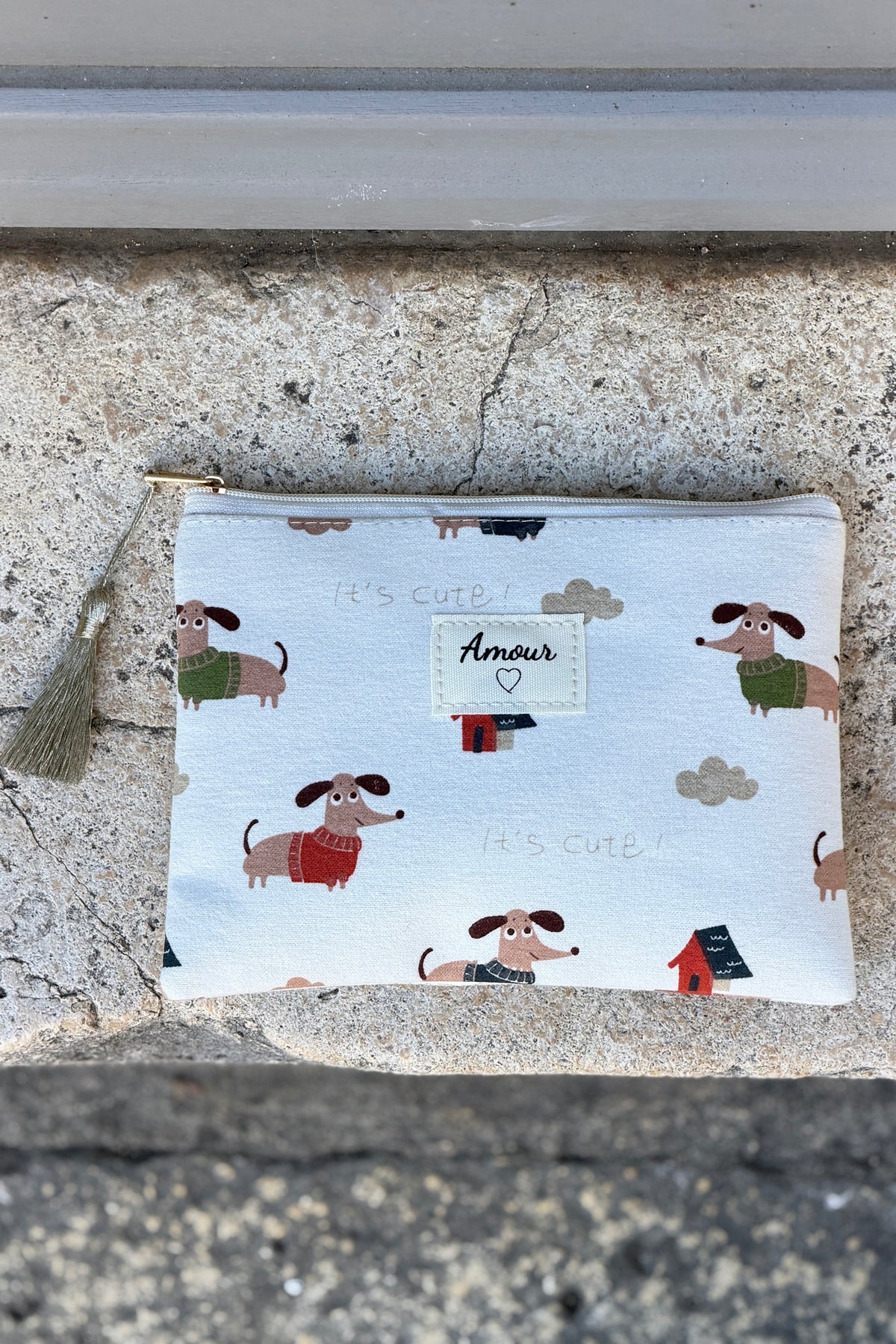 Pochette beige imprimé chiens teckels Amour