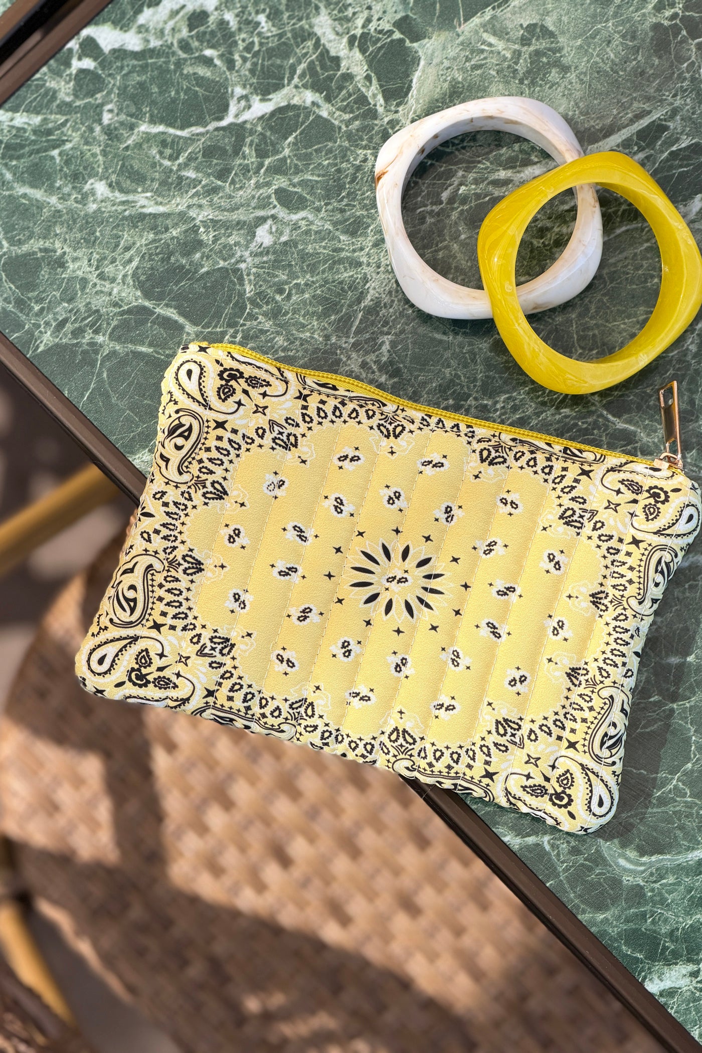 Pochette en gaze de coton imprimé bandana jaune