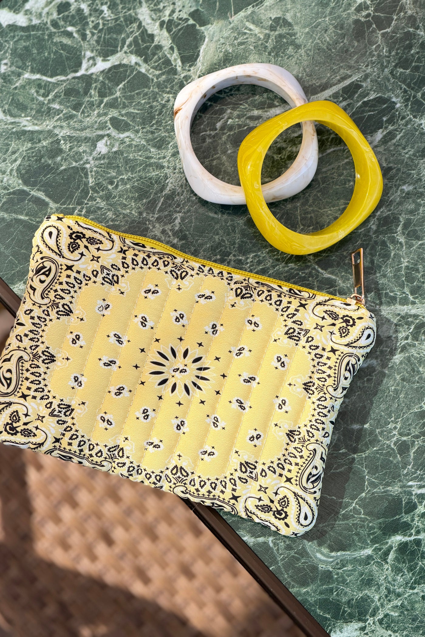 Pochette en gaze de coton imprimé bandana jaune