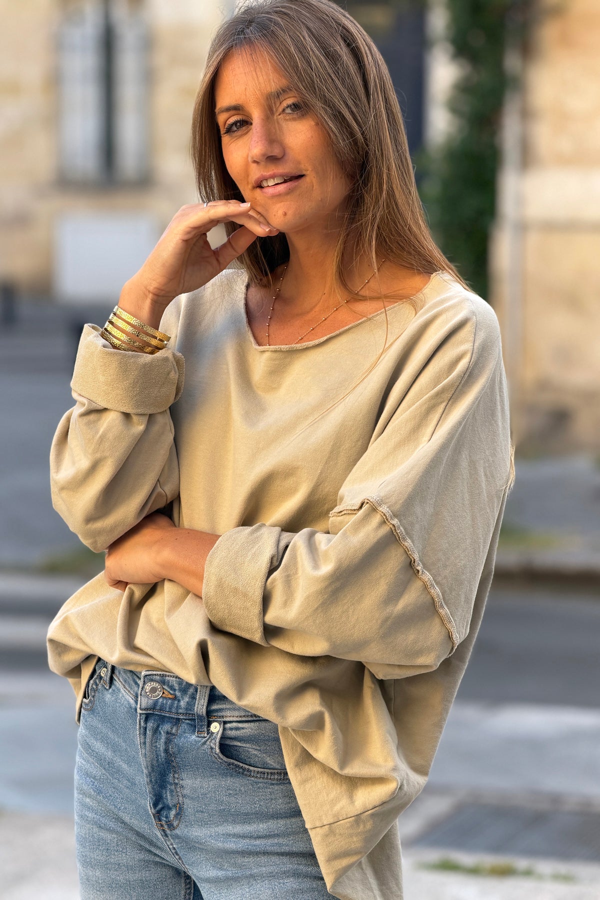 Pull beige large oversize col rond en coton stretch coutures apparentes