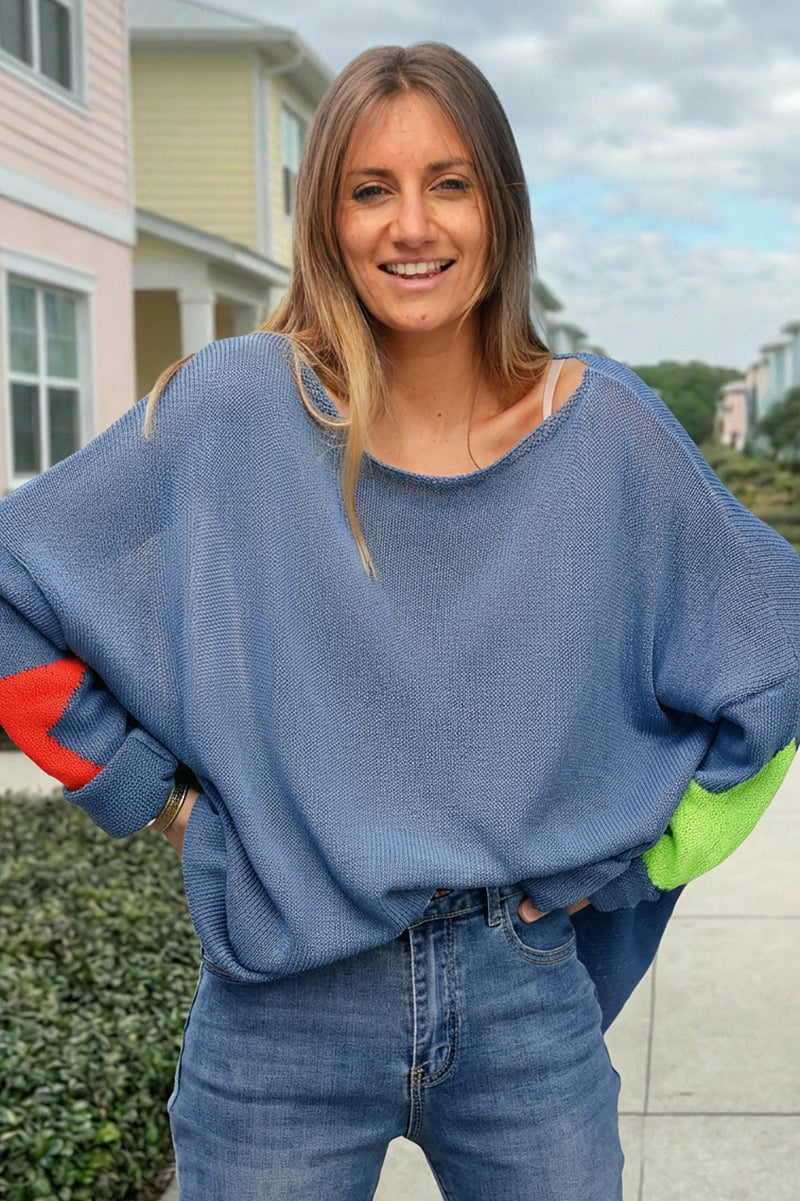 Pull bleu jean en maille coton étoiles colorées dos et manches