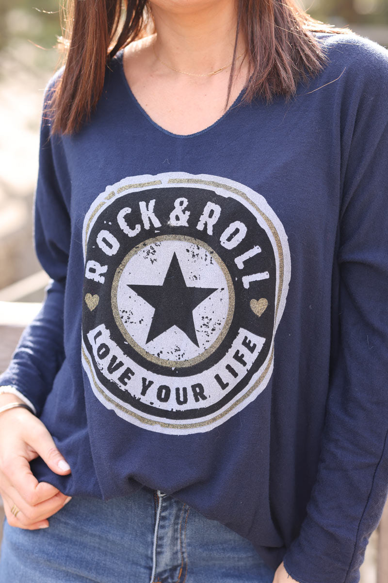 Pull doux et confort bleu marine logo rock and roll étoile