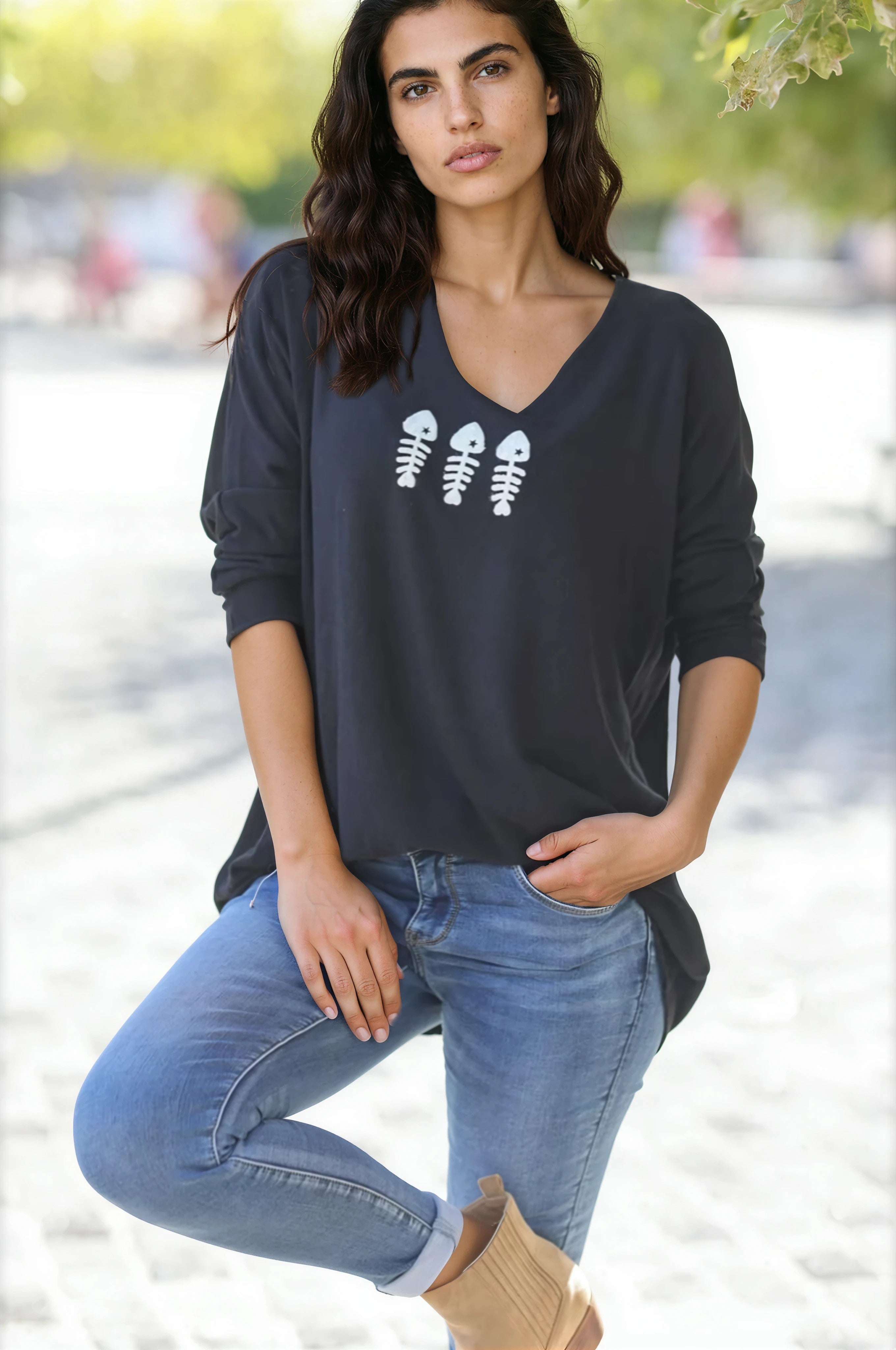 Pull jersey noir doux trio poissons