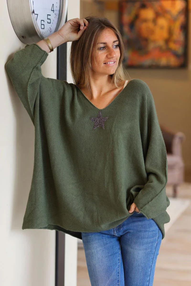 Pull large tout doux vert kaki manches chauve-souris étoile strass