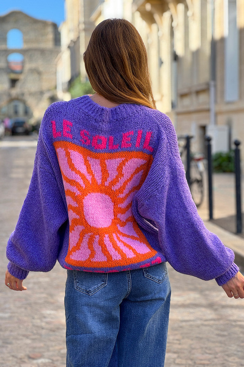 Pull loose violet en grosse maille broderie Le Soleil coloré