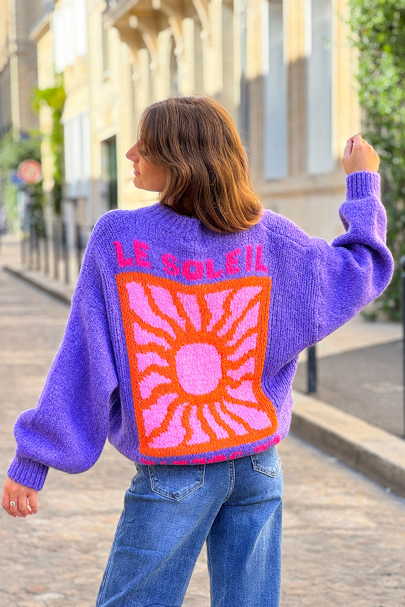 Pull loose violet en grosse maille broderie Le Soleil coloré