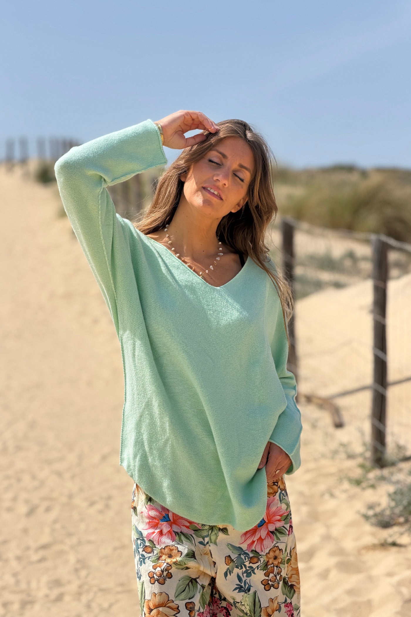 Pull moelleux tout doux vert d'eau col v