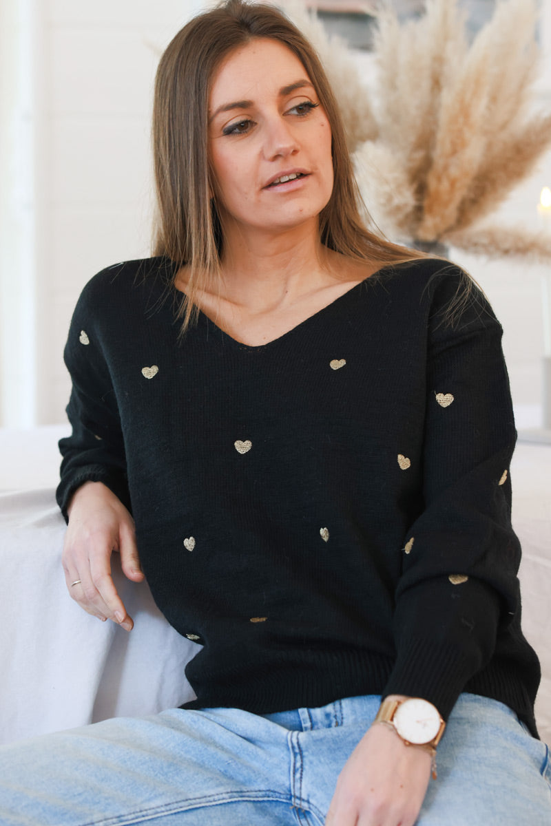 Pull noir en maille broderie cœurs brillants