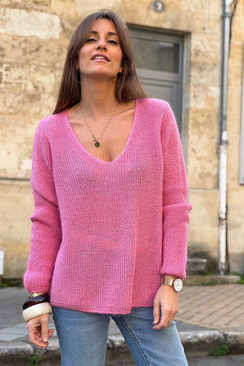 Slim fit v-neck Bubblegum mohair blend sweater