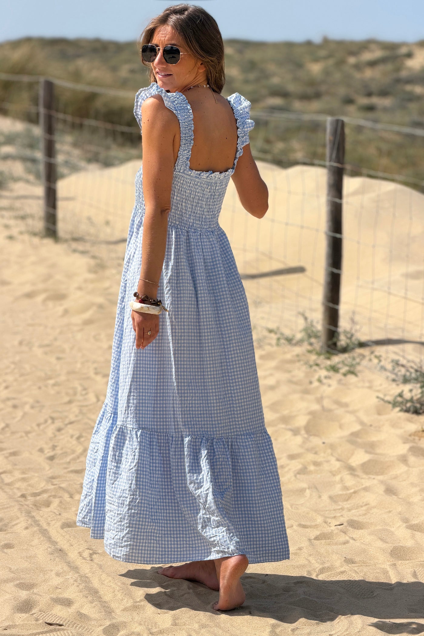 Robe à bretelles imprimé carreaux vichy bleus col élastique smocke