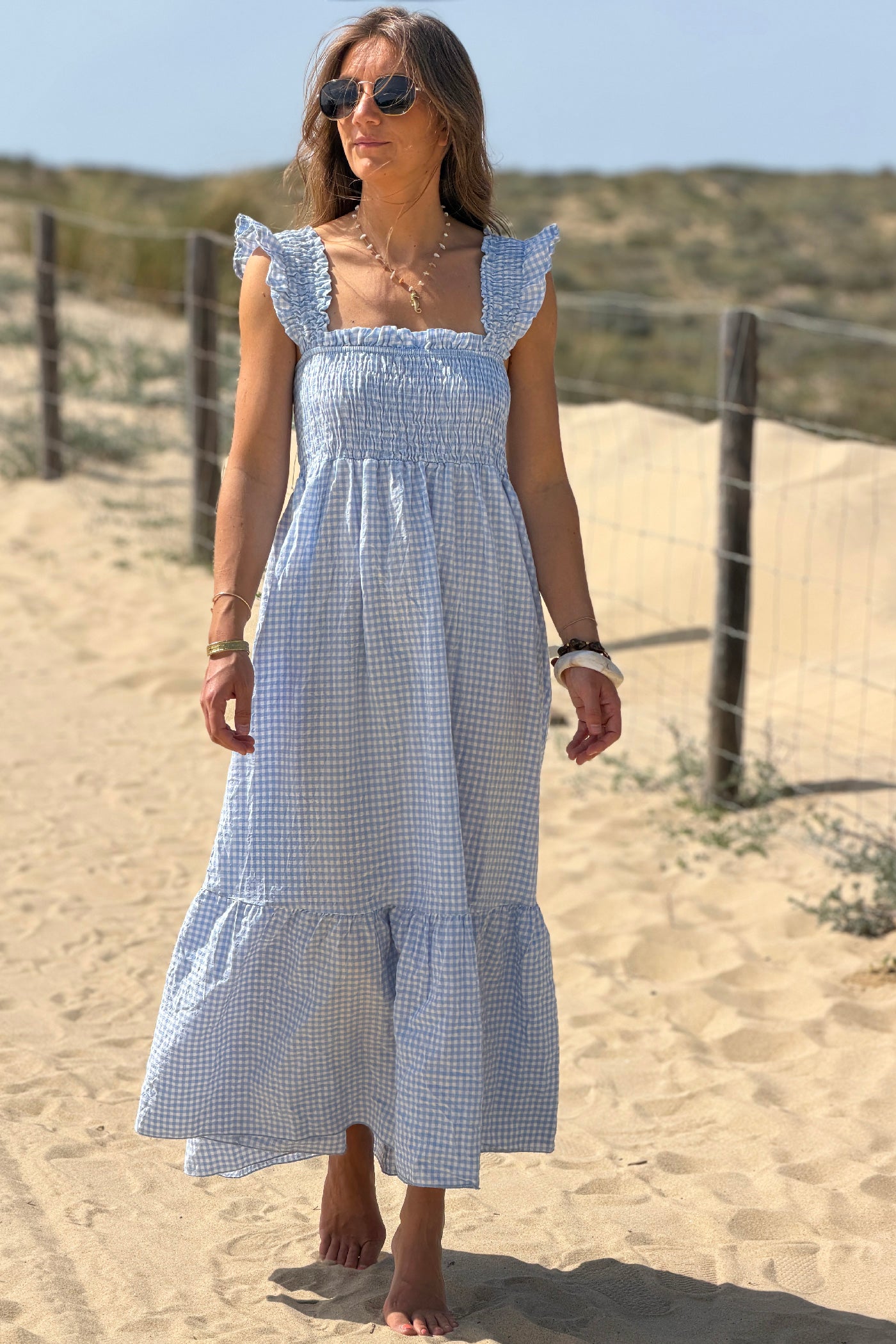 Robe à bretelles imprimé carreaux vichy bleus col élastique smocke