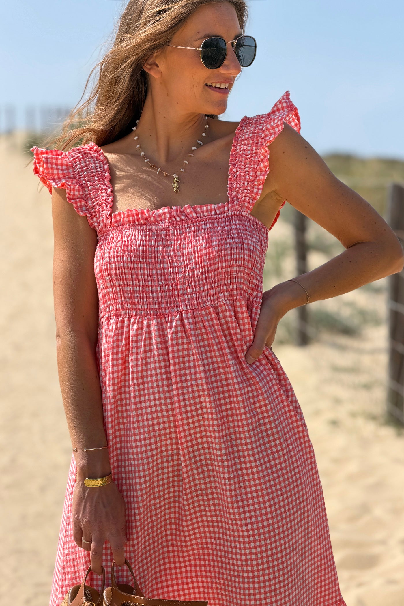 Robe à bretelles imprimé carreaux vichy rose col élastique smocke