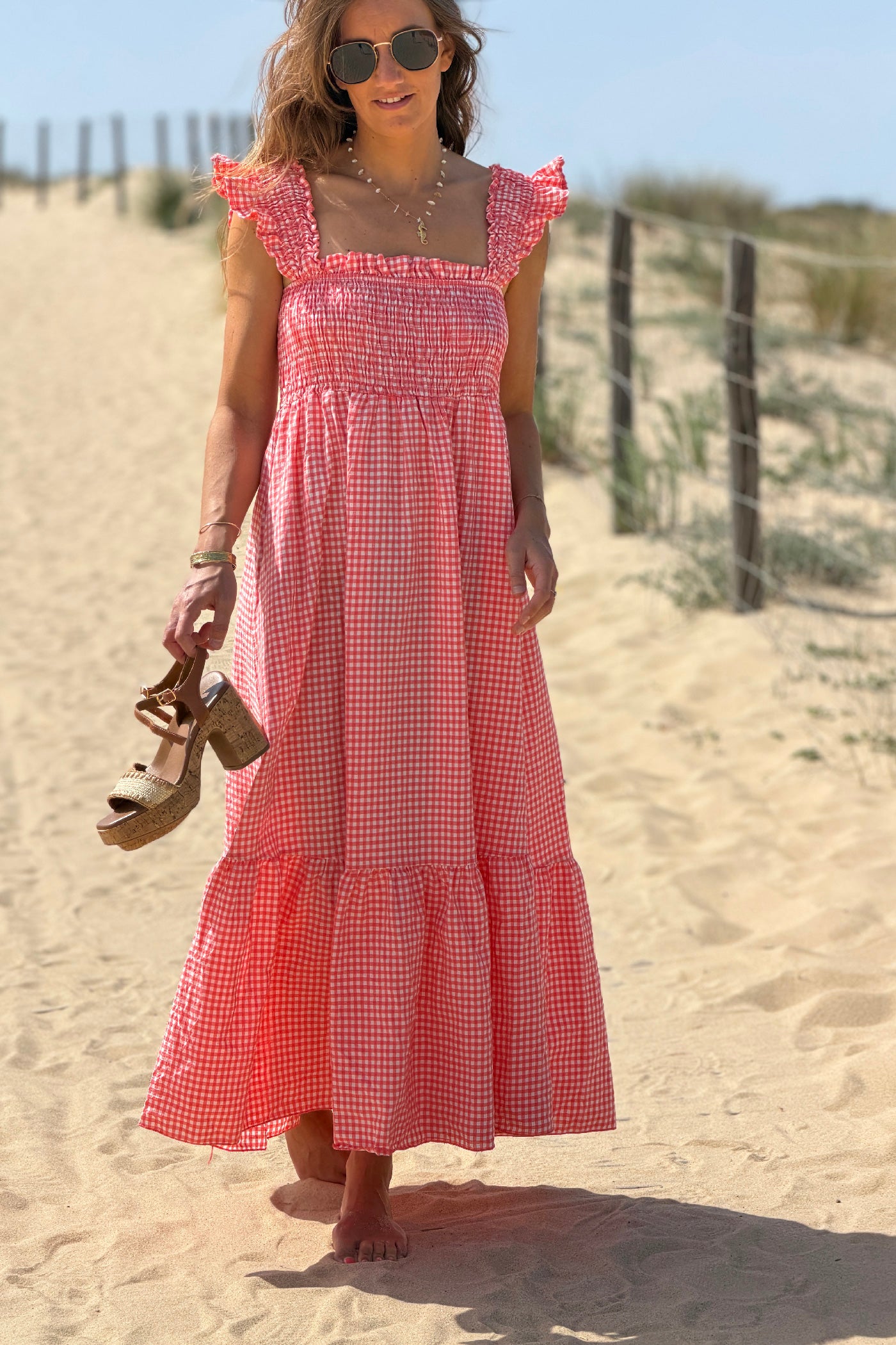 Robe à bretelles imprimé carreaux vichy rose col élastique smocke