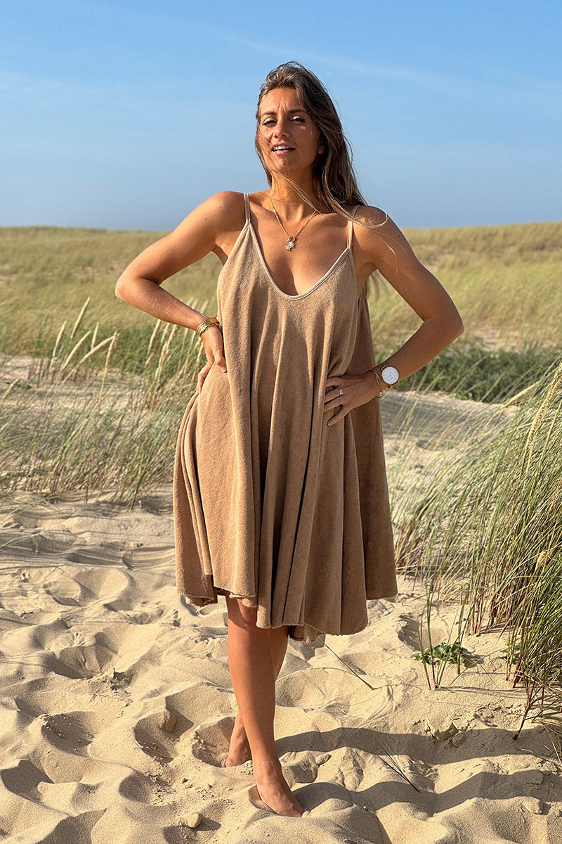 Robe eponge camel souple à bretelles