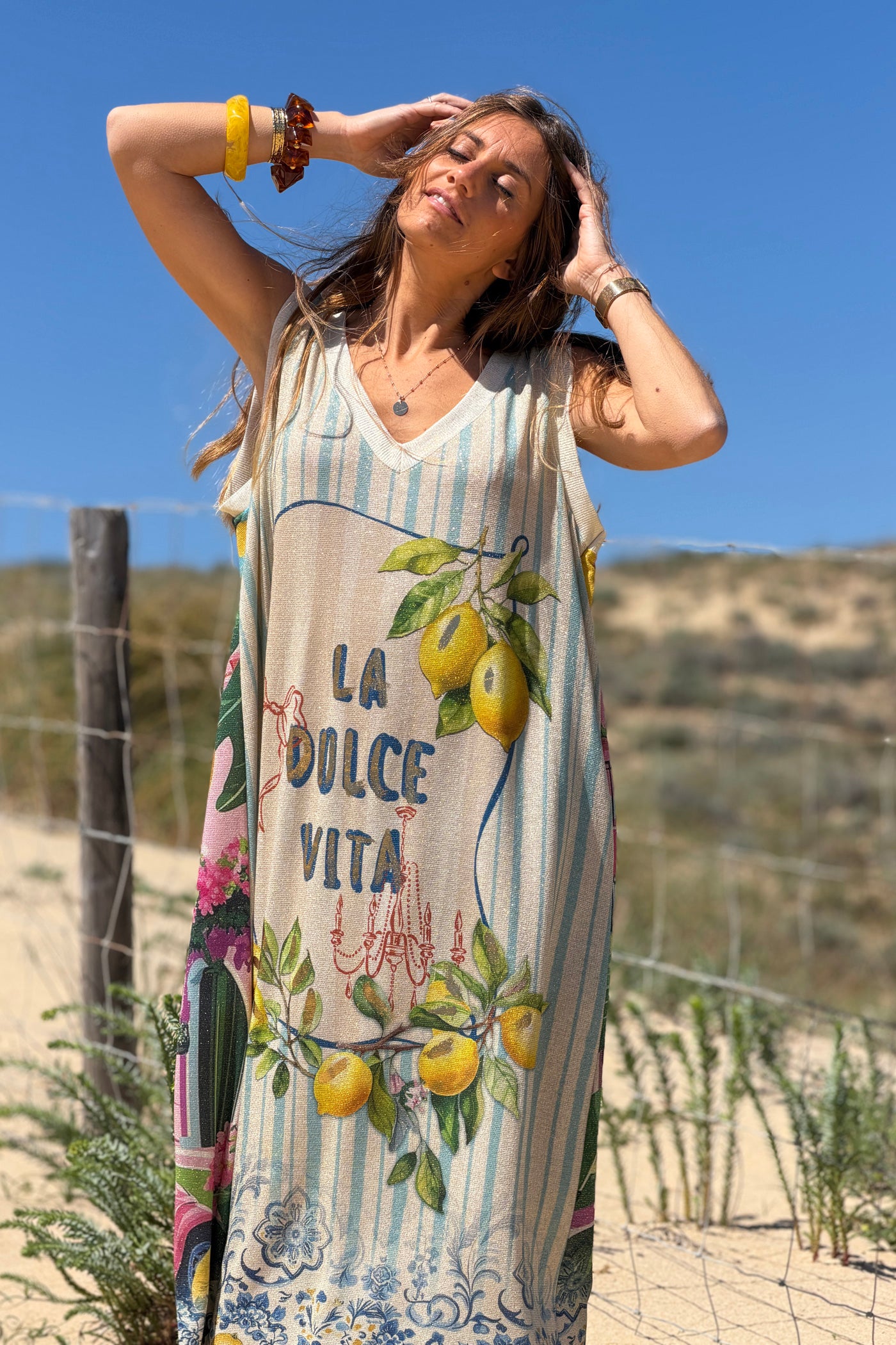Robe débardeur brillante lurex beige imprime rayures bleues Dolce Vita et citron